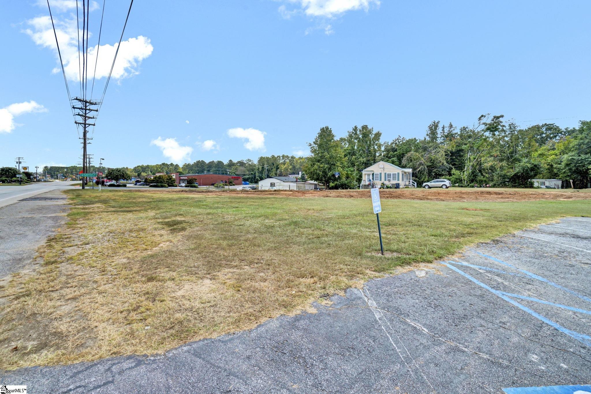 790 E Main Street Laurens, SC 29360