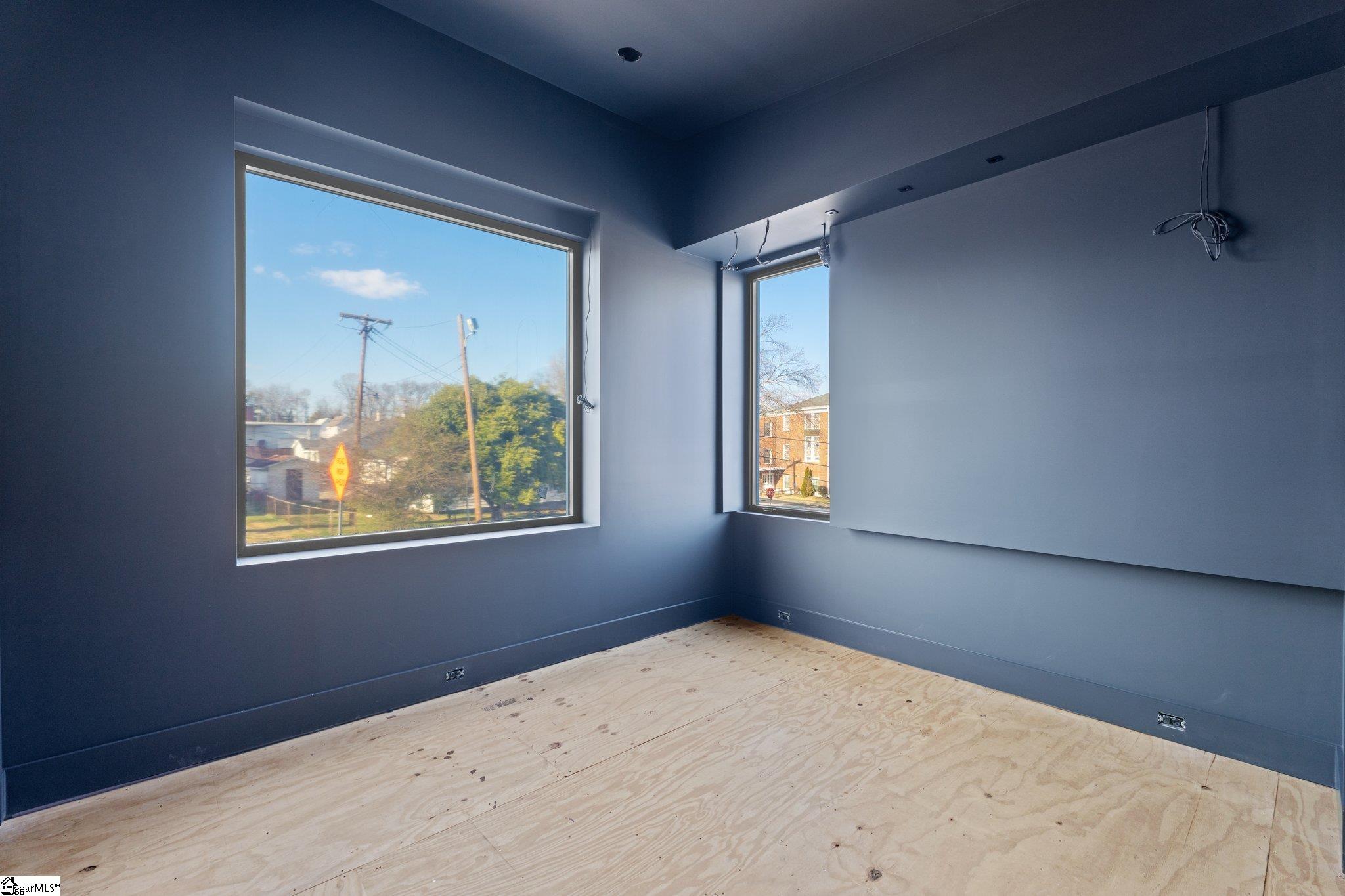 20 Draper Street Greenville, SC 29611