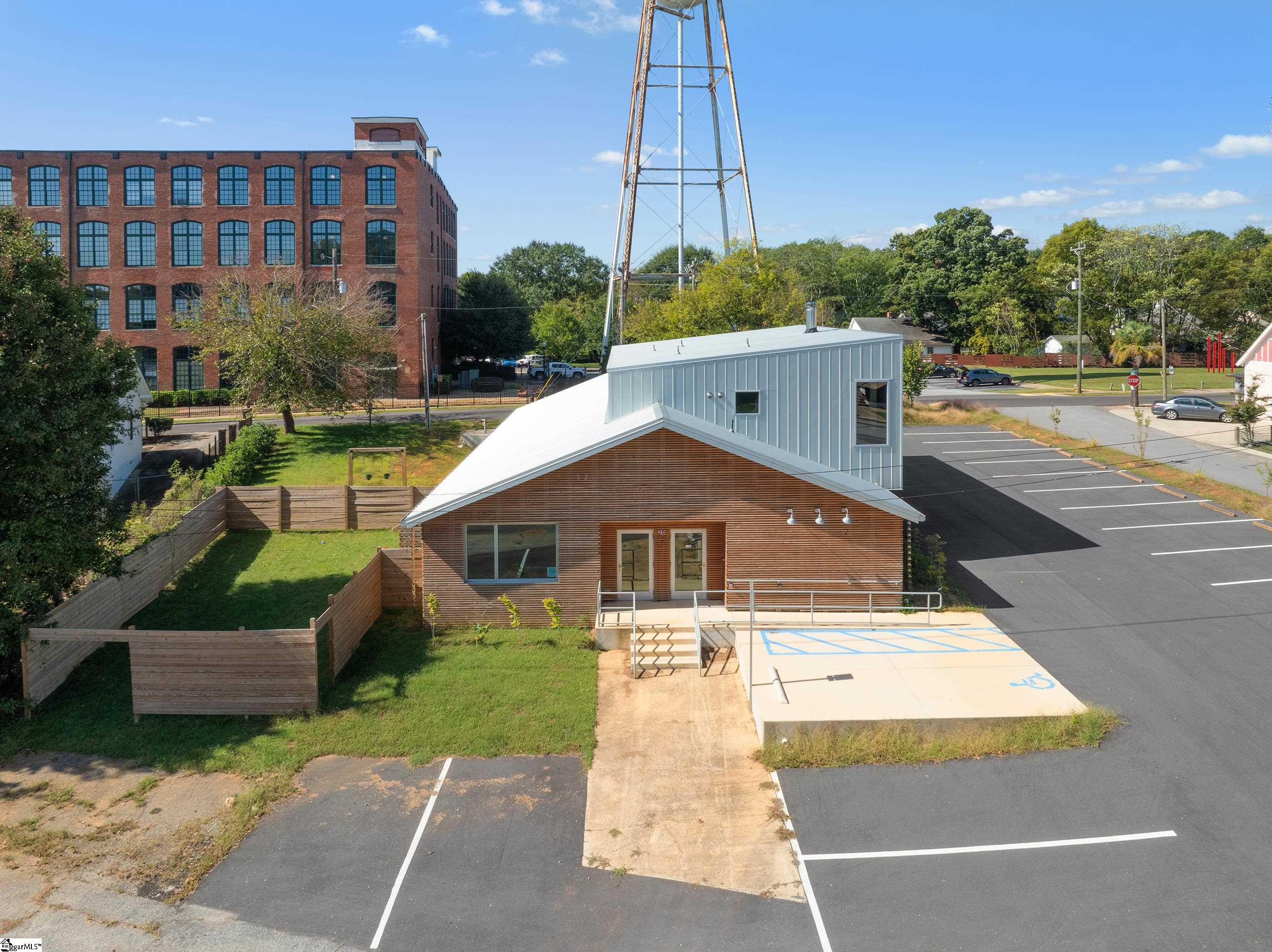 20 Draper Street Greenville, SC 29611