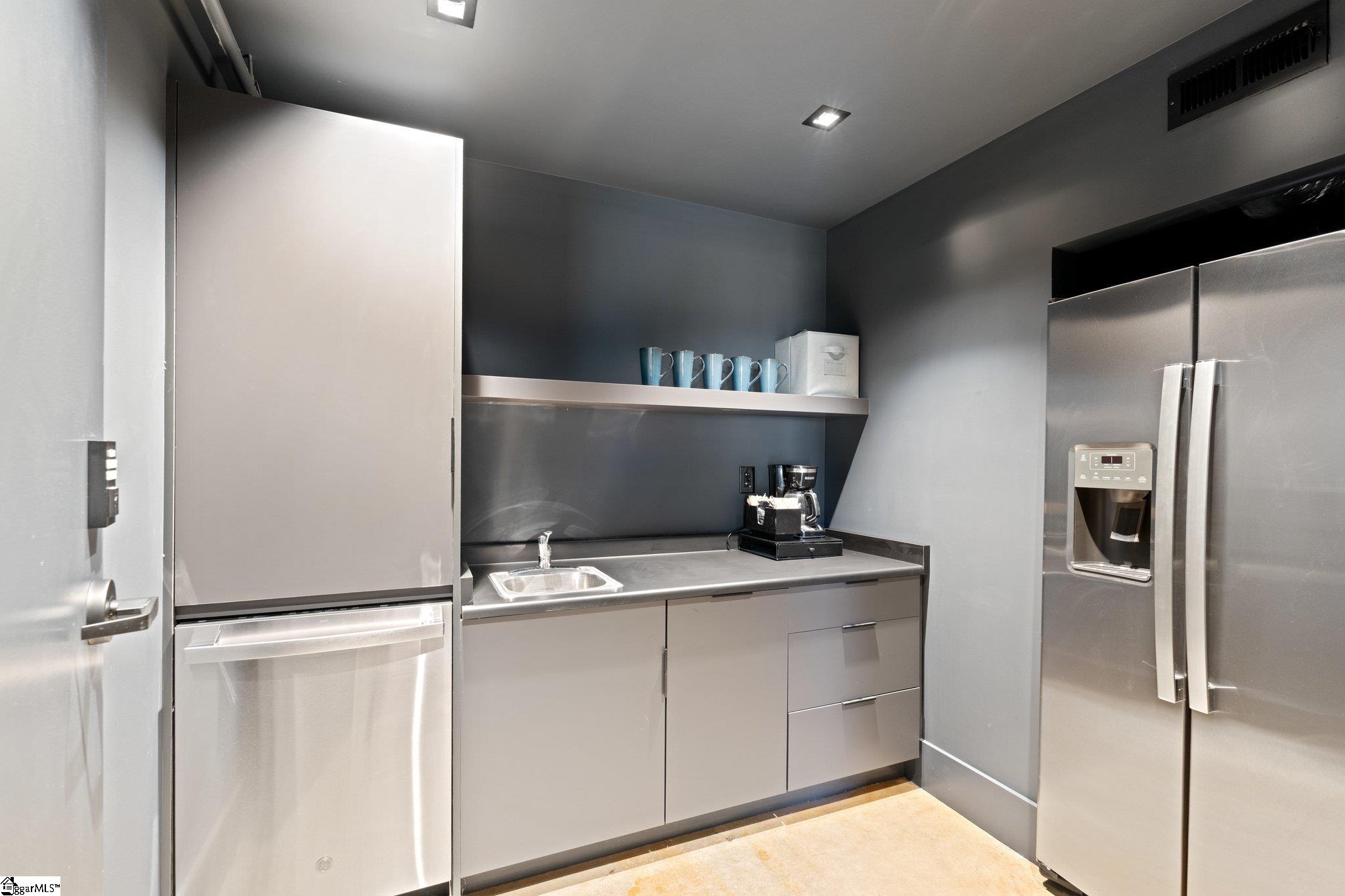 20 Draper Street Greenville, SC 29611