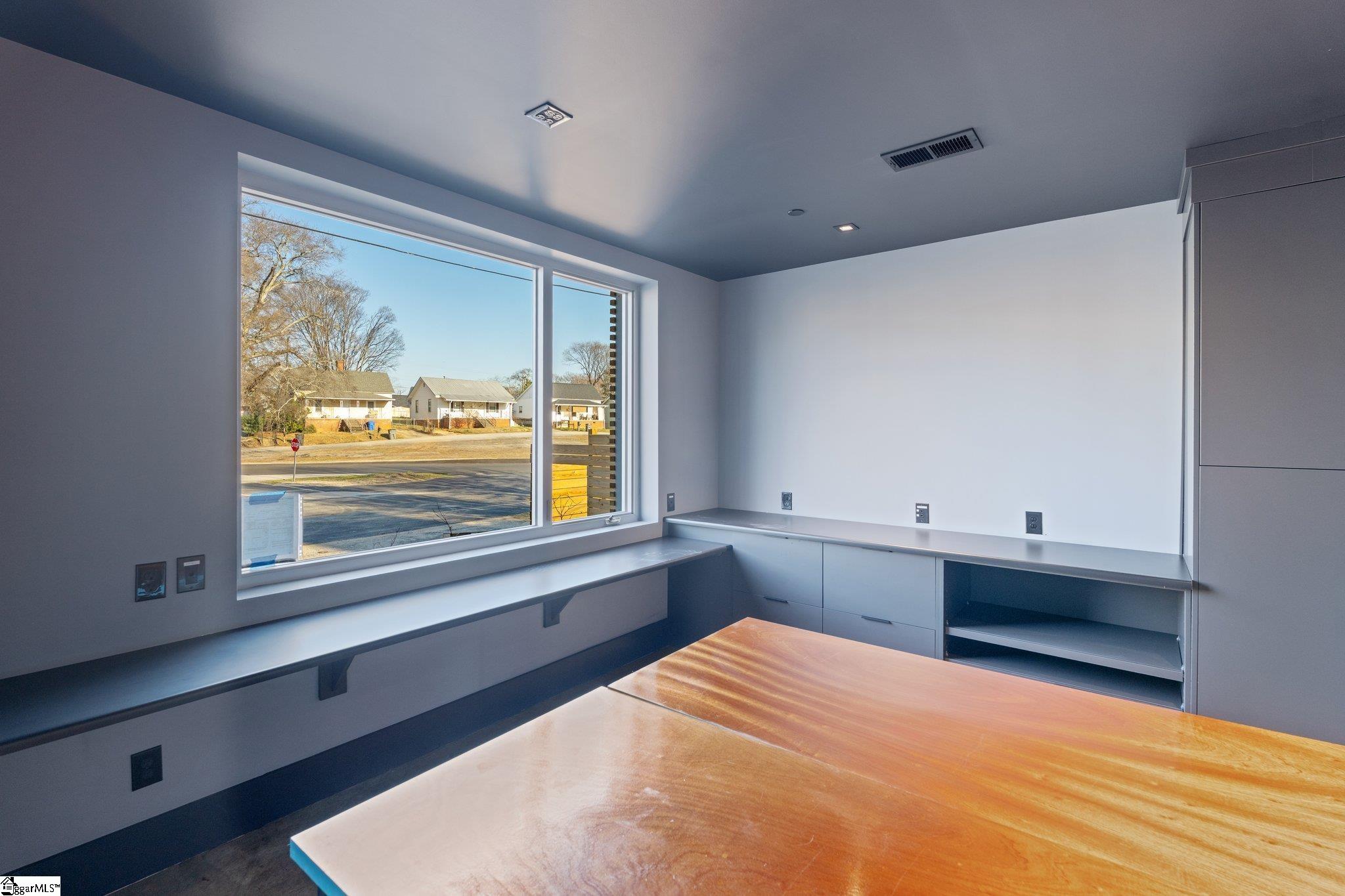 20 Draper Street Greenville, SC 29611