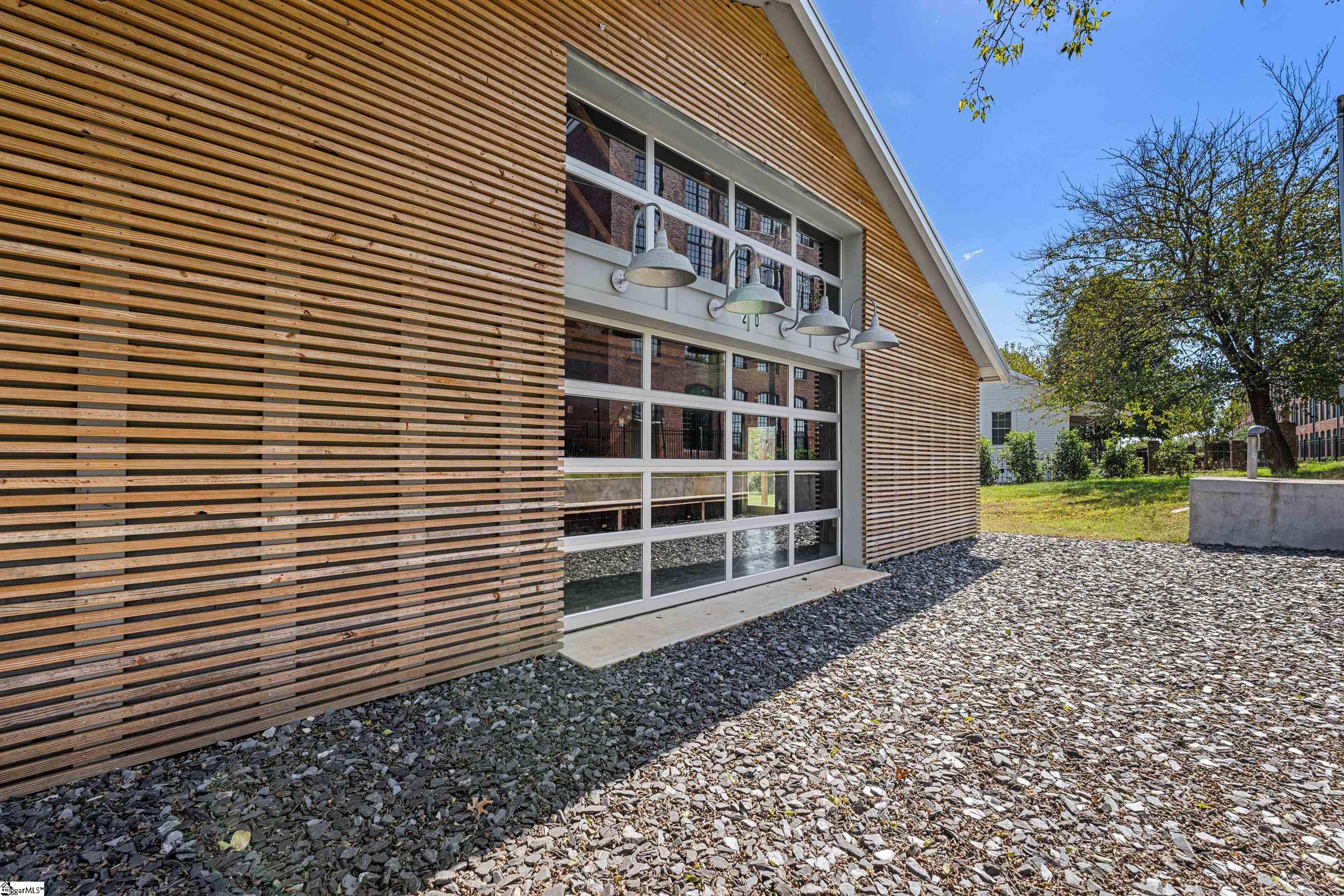 20 Draper Street Greenville, SC 29611
