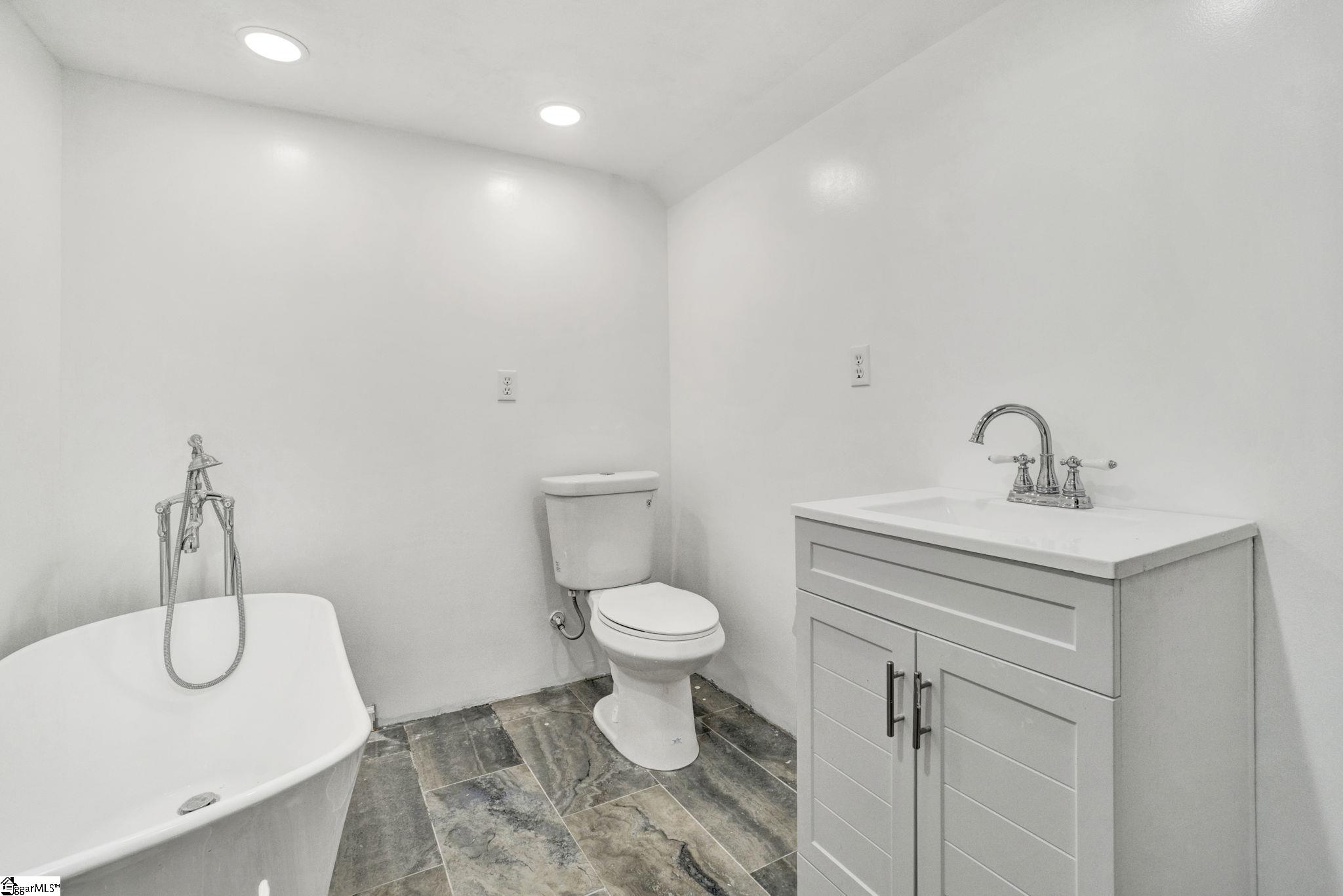 136 Amberwood Drive Anderson, SC 29621