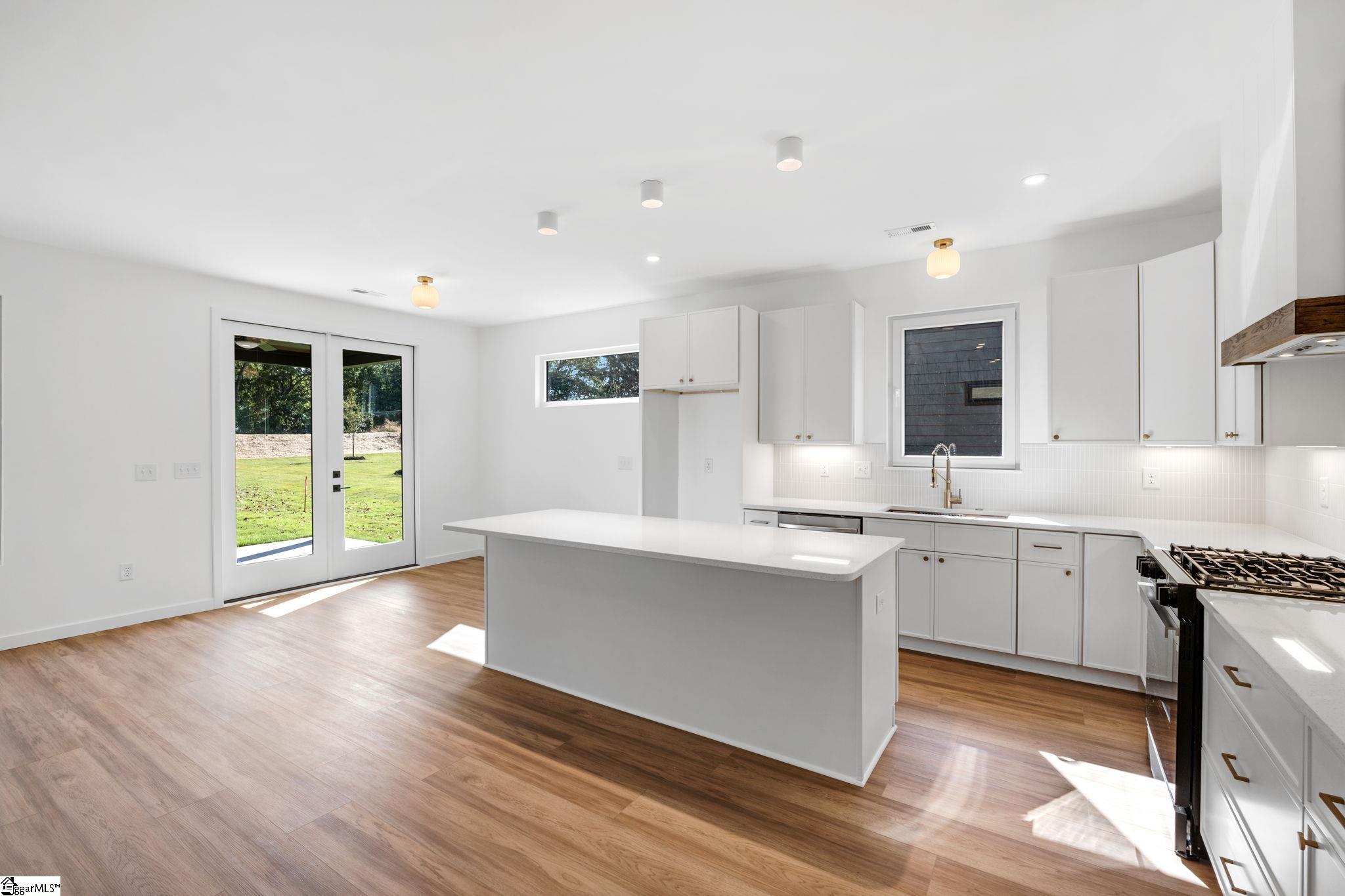 105A Mary Street Greenville, SC 29611