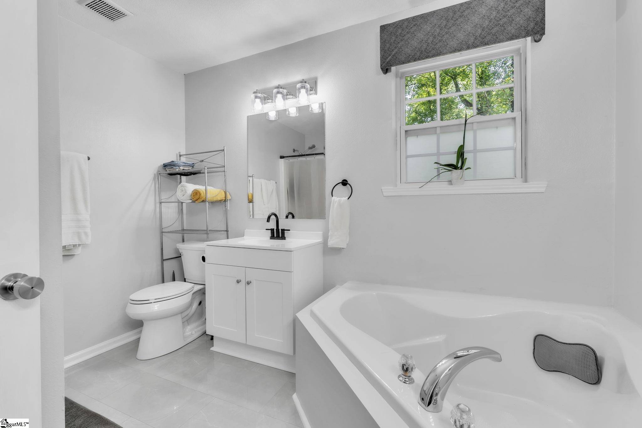 11 Misty Creek Court Greenville, SC 29611