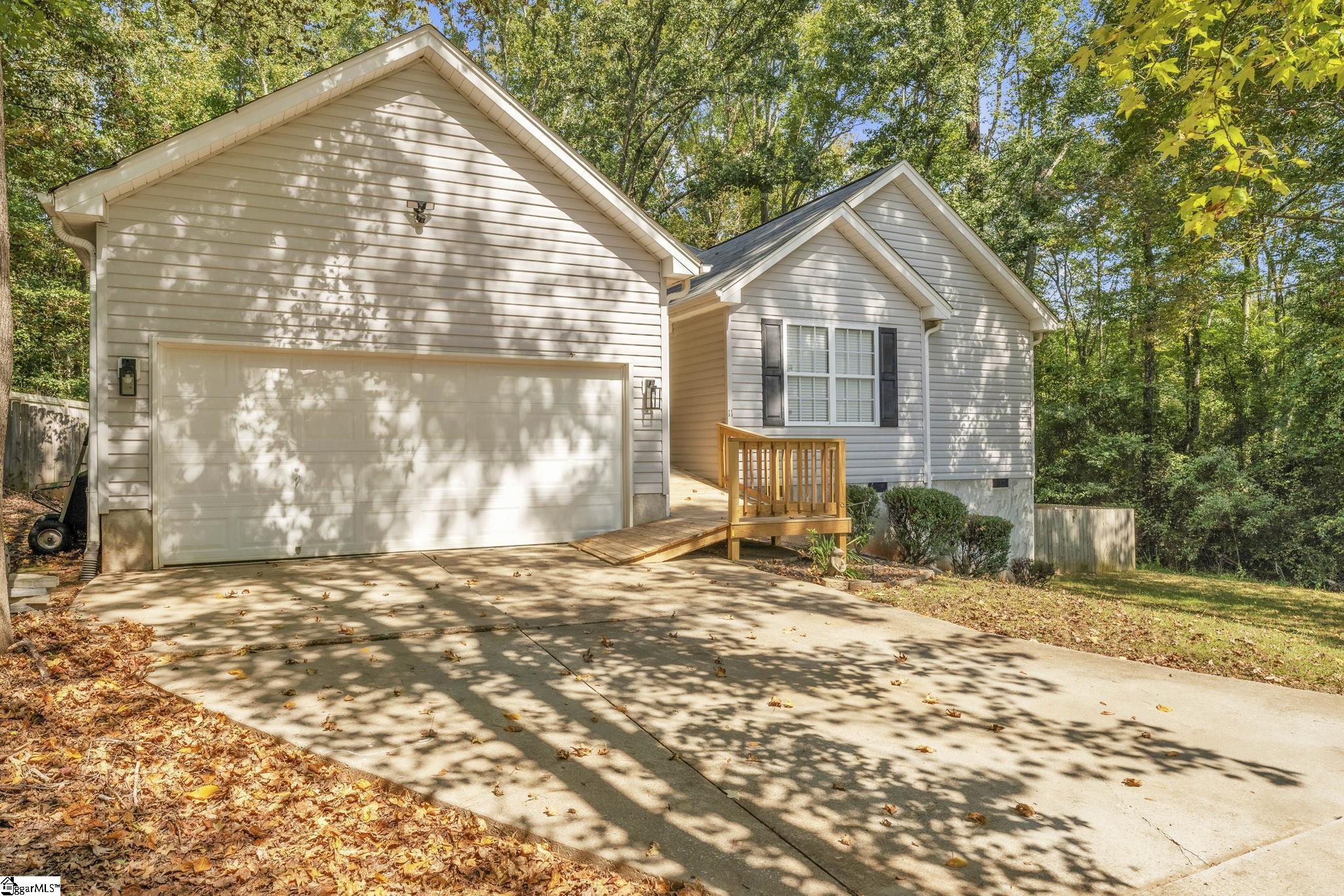 11 Misty Creek Court Greenville, SC 29611