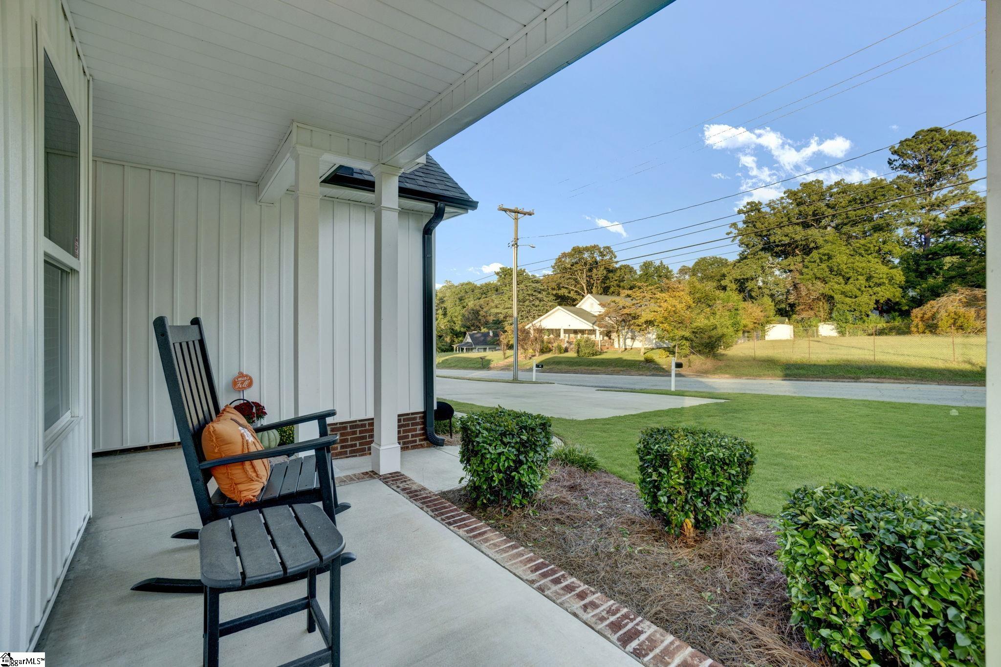 714 Chestnut Street Laurens, SC 29360