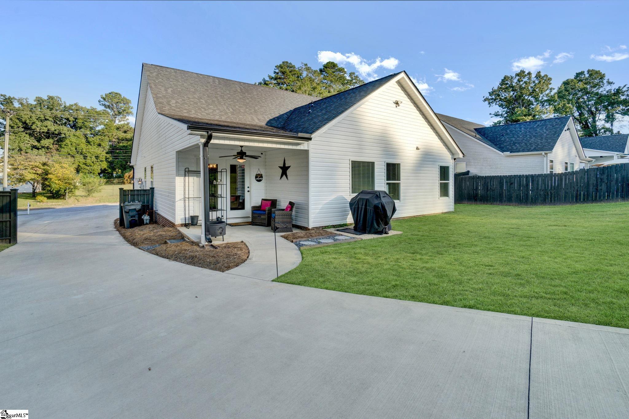 714 Chestnut Street Laurens, SC 29360