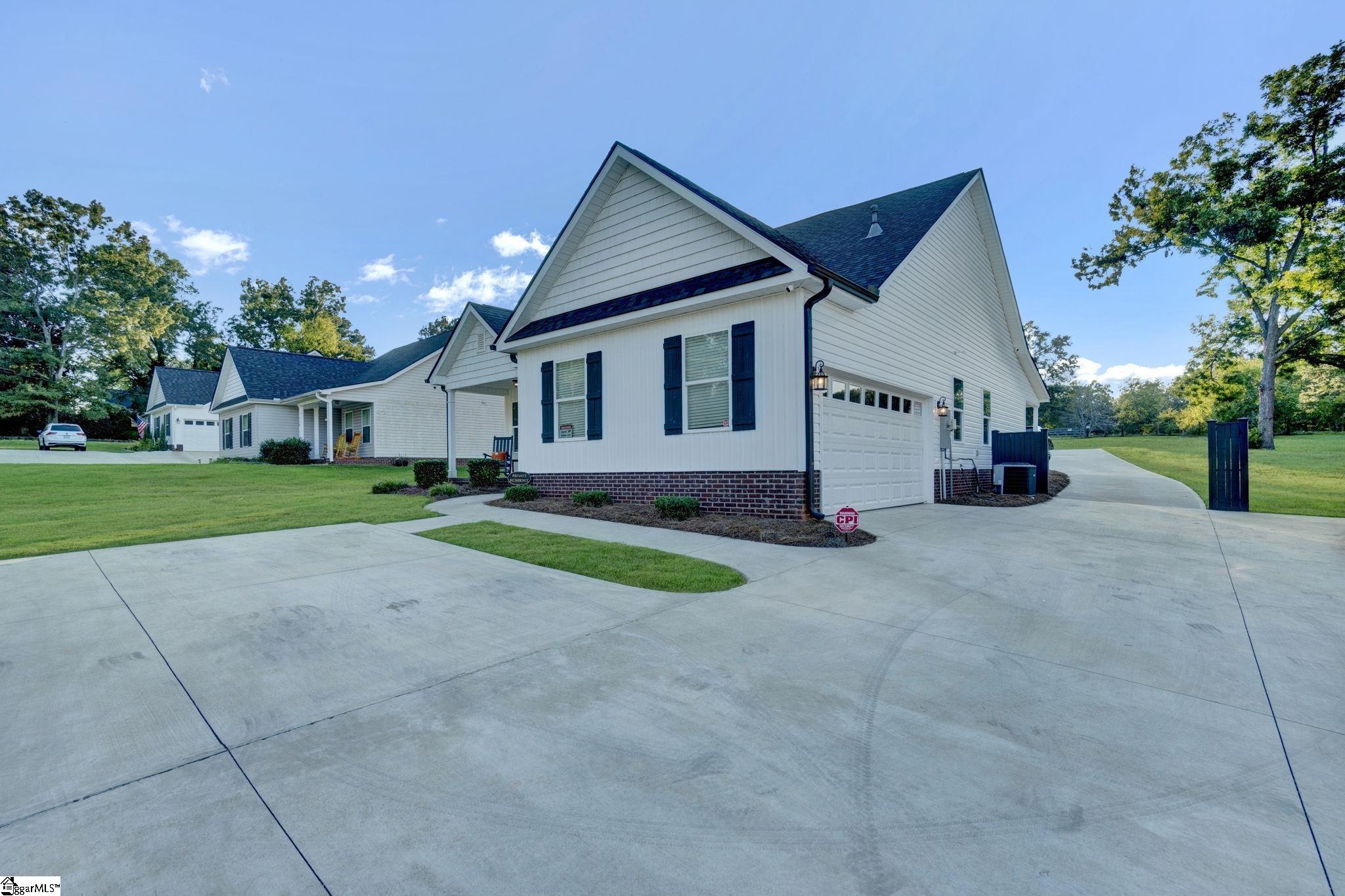 714 Chestnut Street Laurens, SC 29360