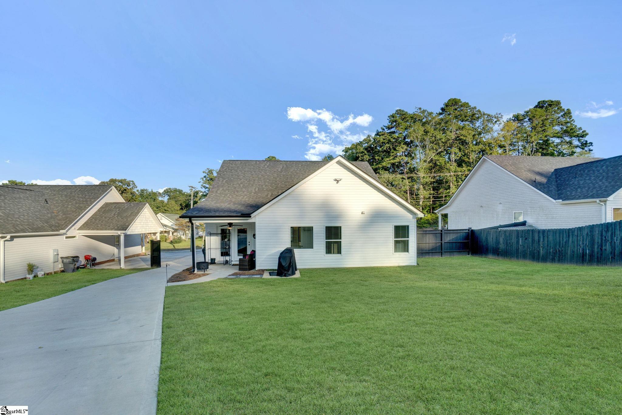 714 Chestnut Street Laurens, SC 29360