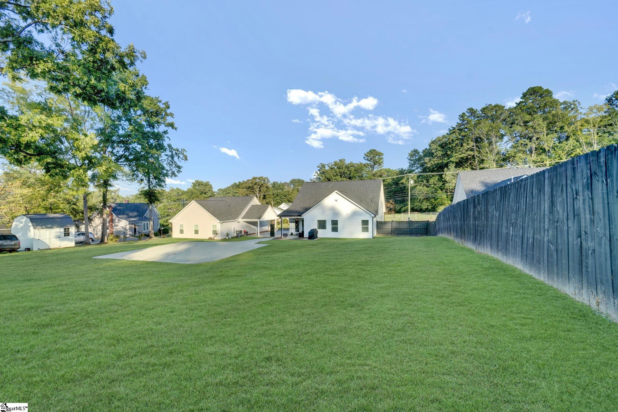 714 Chestnut Street Laurens, SC 29360