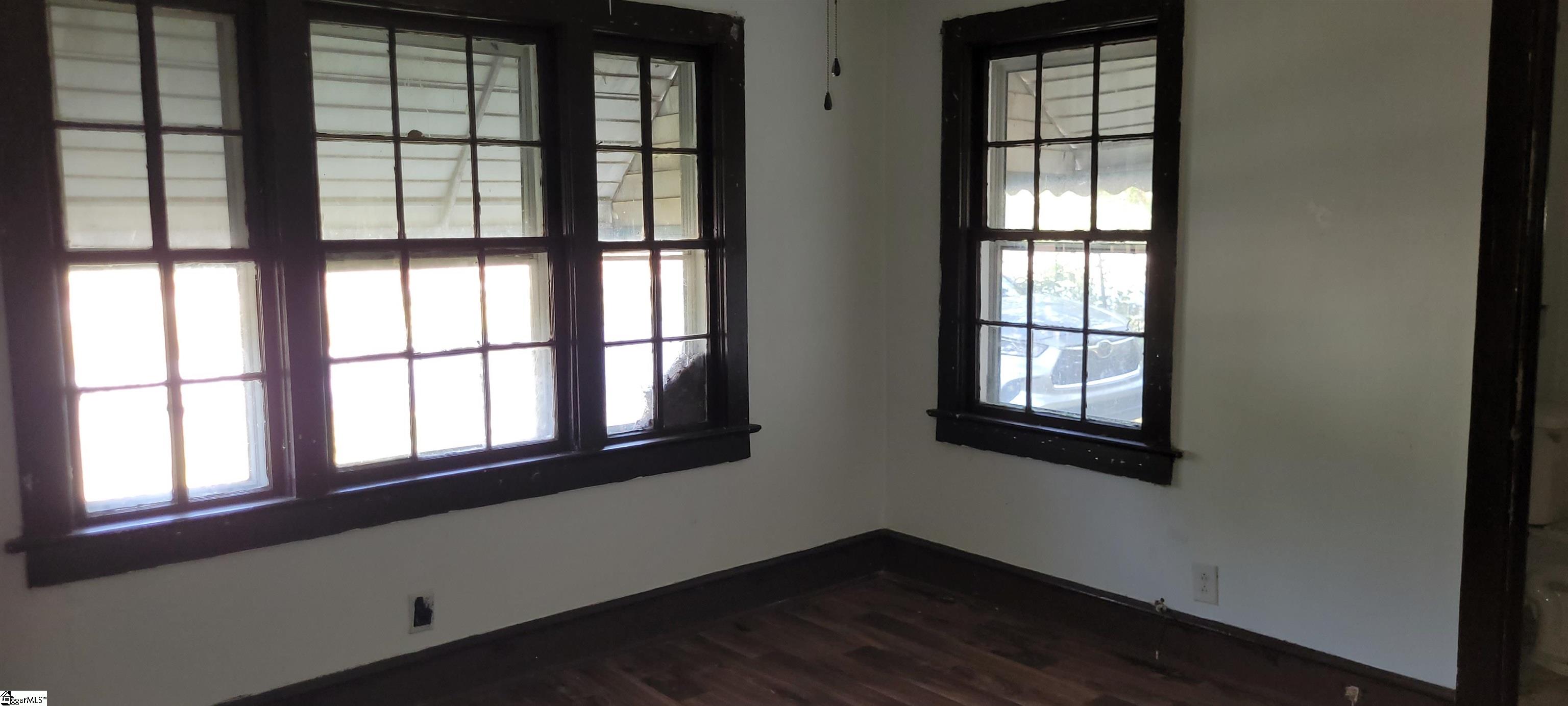 1611 Gary Street Clinton, SC 29325