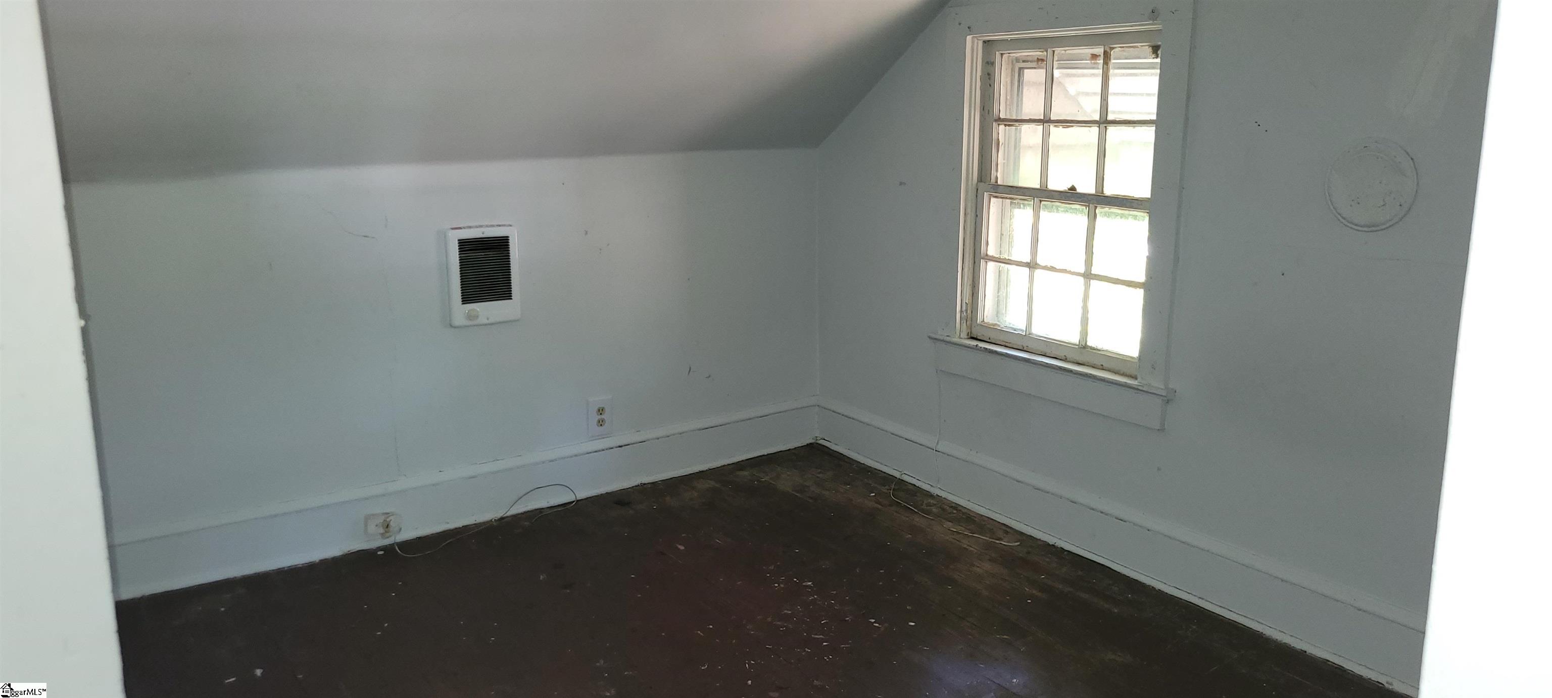 1611 Gary Street Clinton, SC 29325
