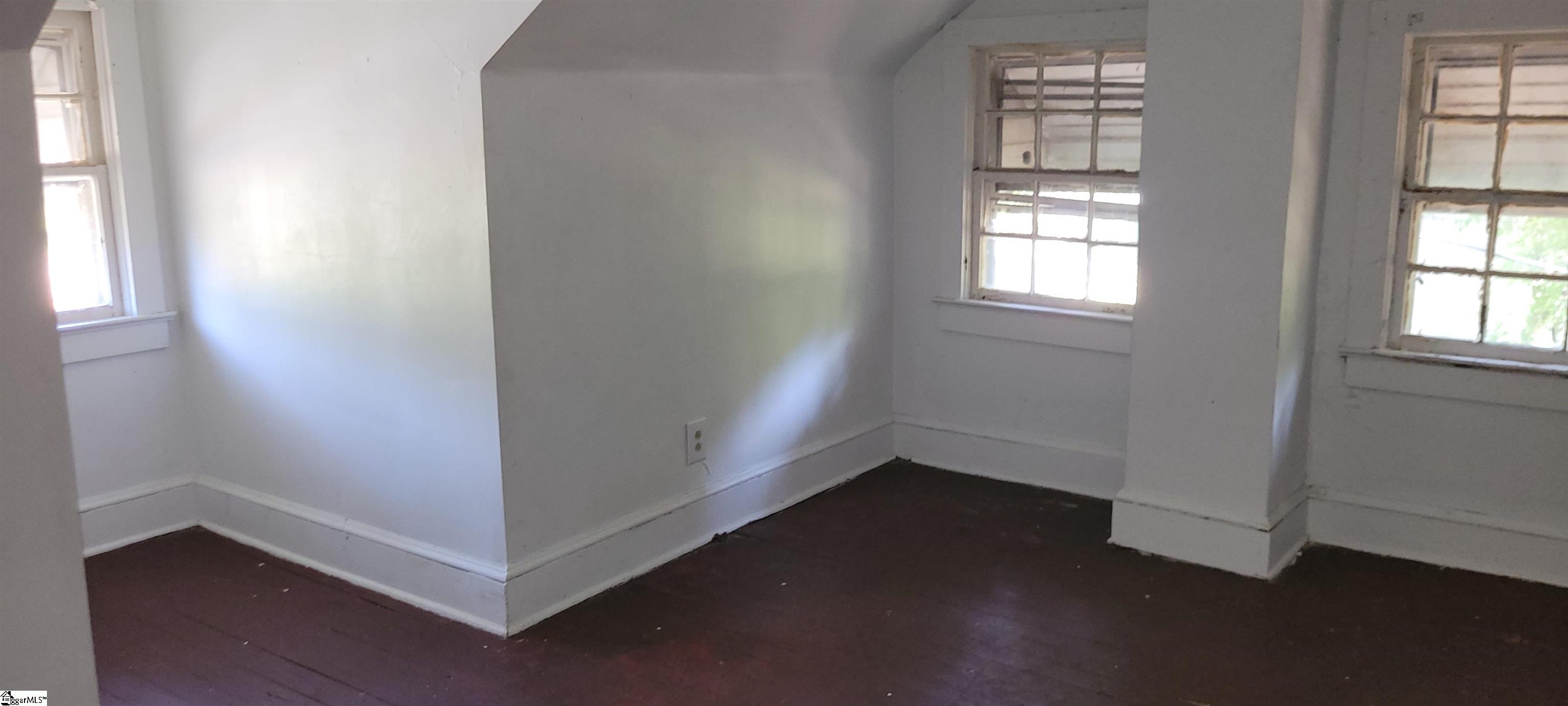 1611 Gary Street Clinton, SC 29325