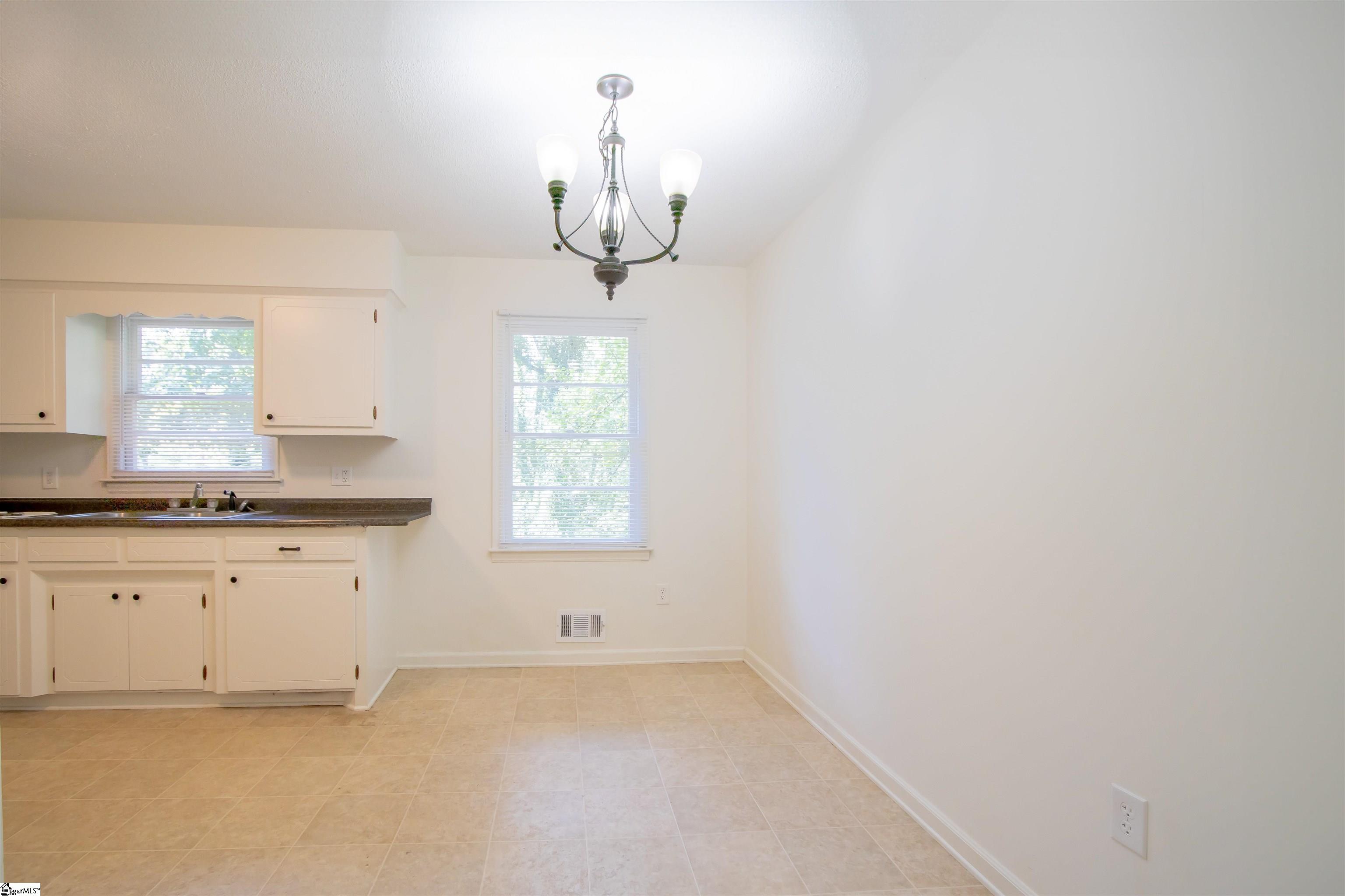 365 Amherst Drive Spartanburg, SC 29306