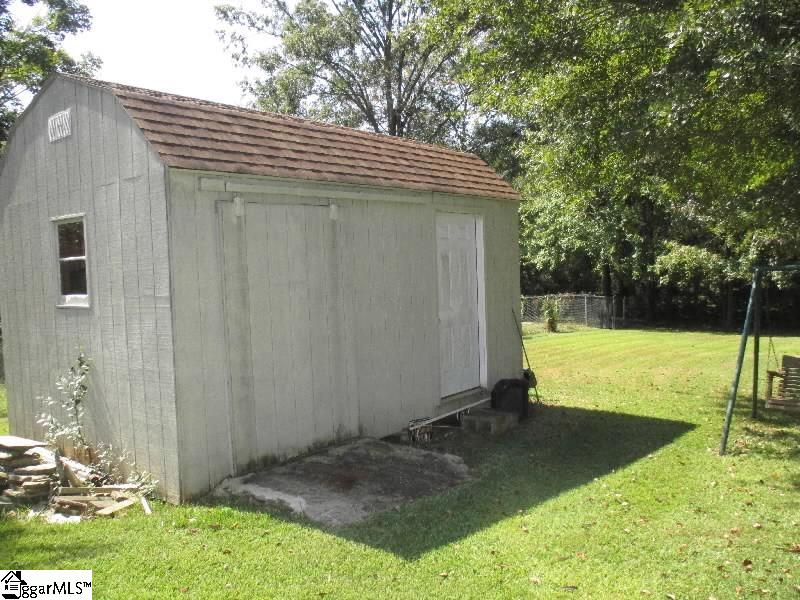 506 Fairview Road Laurens, SC 29360