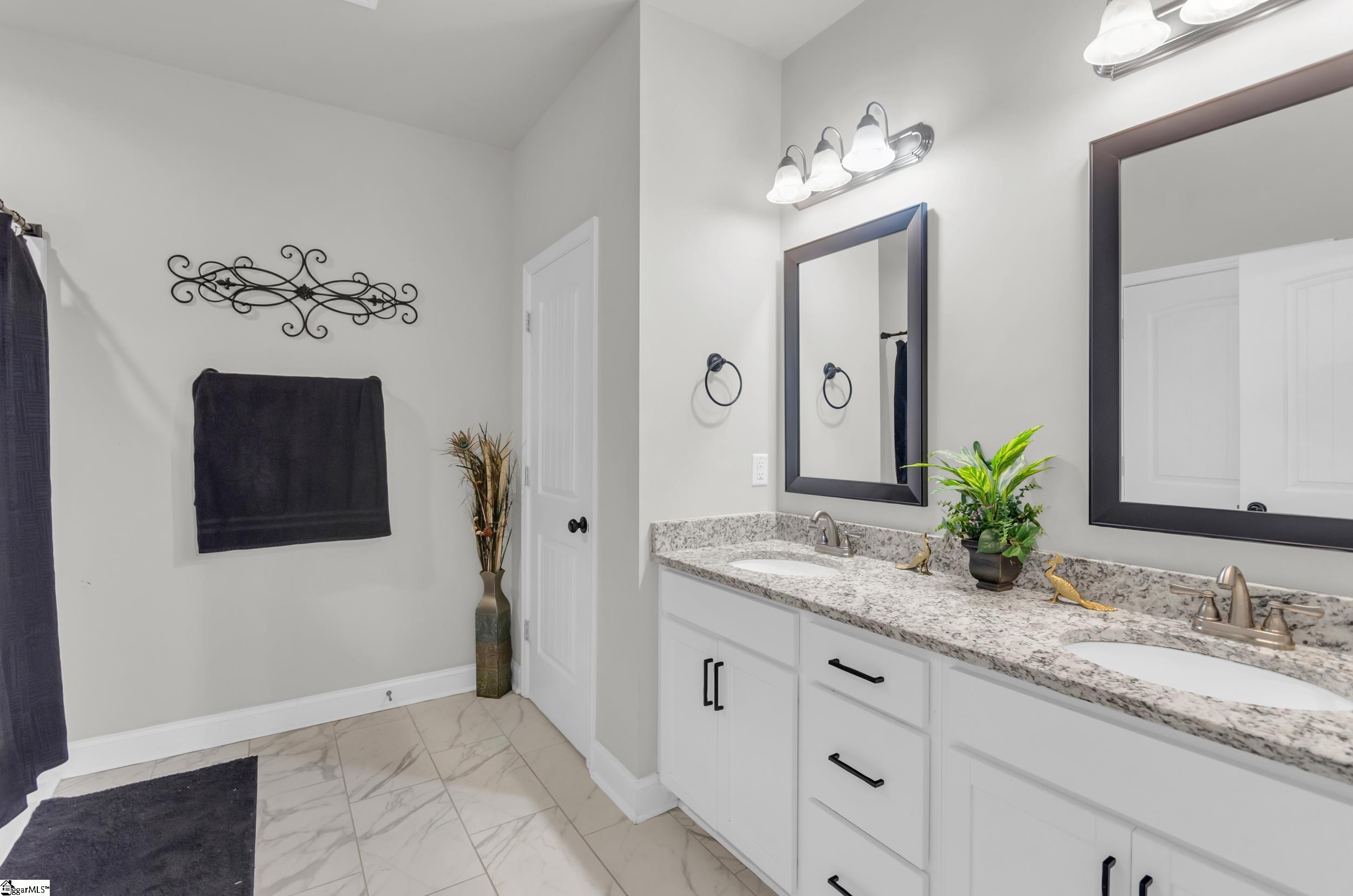 5914 Old Pearman Dairy Road Anderson, SC 29625