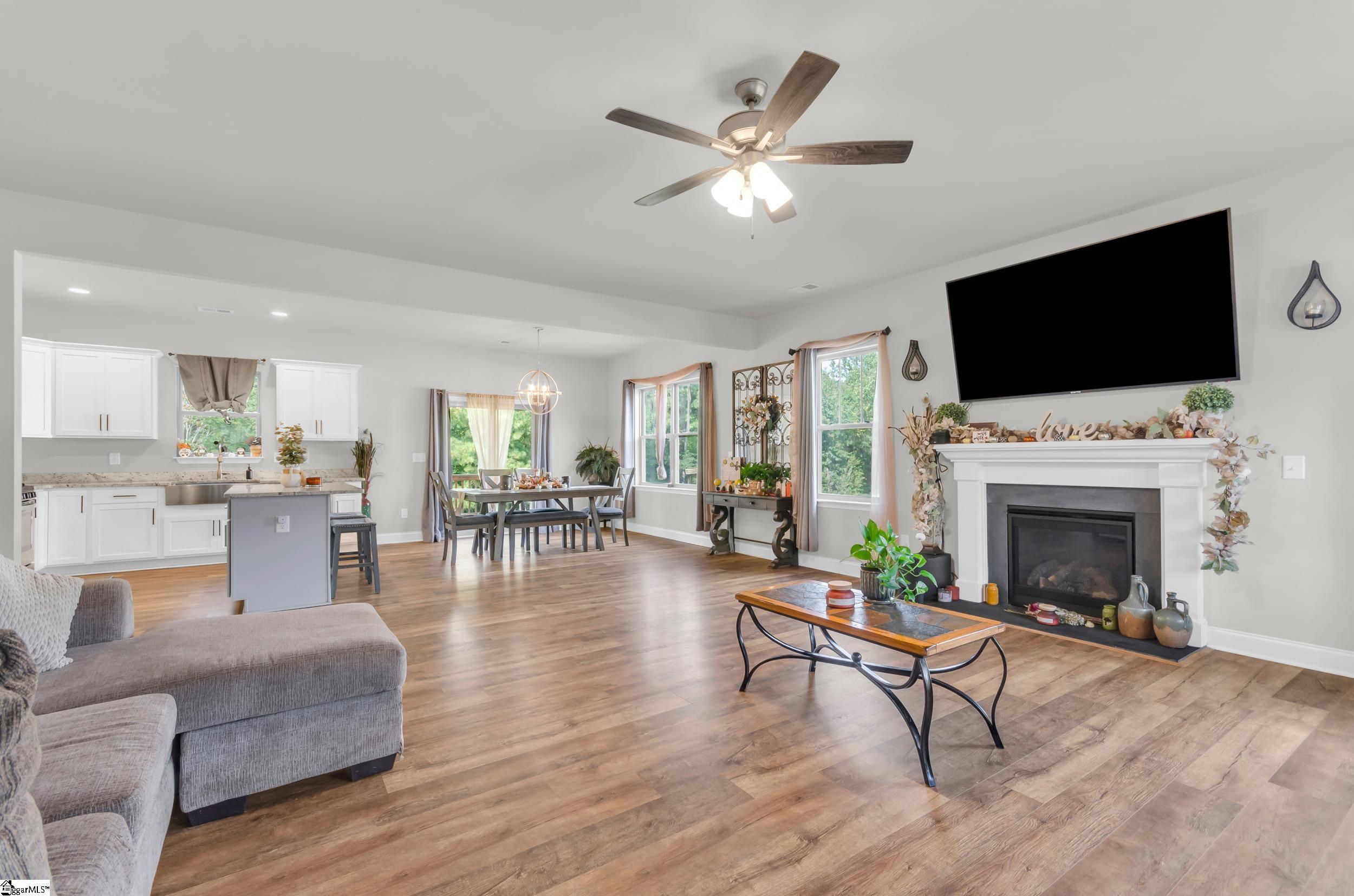 5914 Old Pearman Dairy Road Anderson, SC 29625