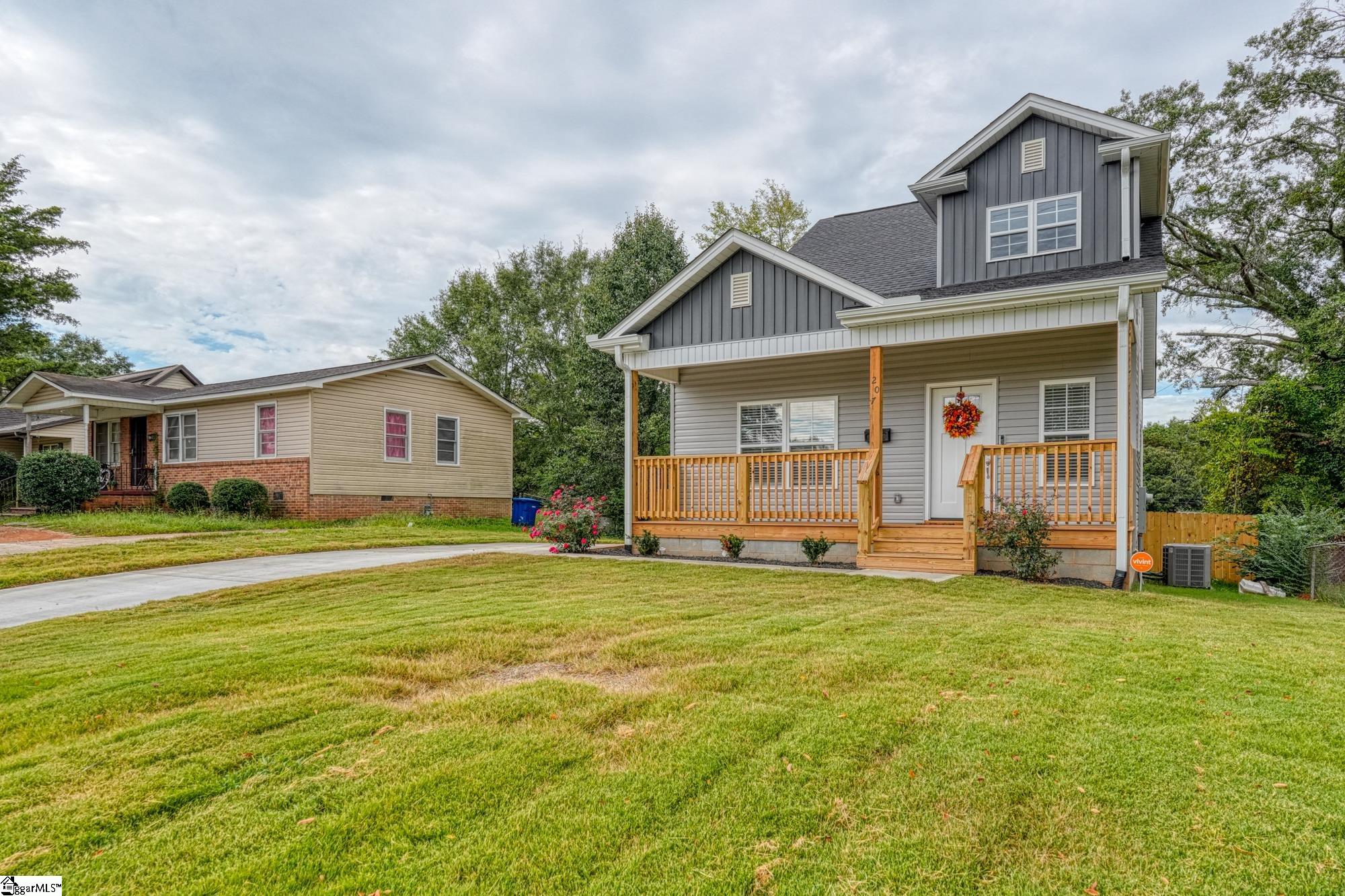 207 High Street Spartanburg, SC 29306