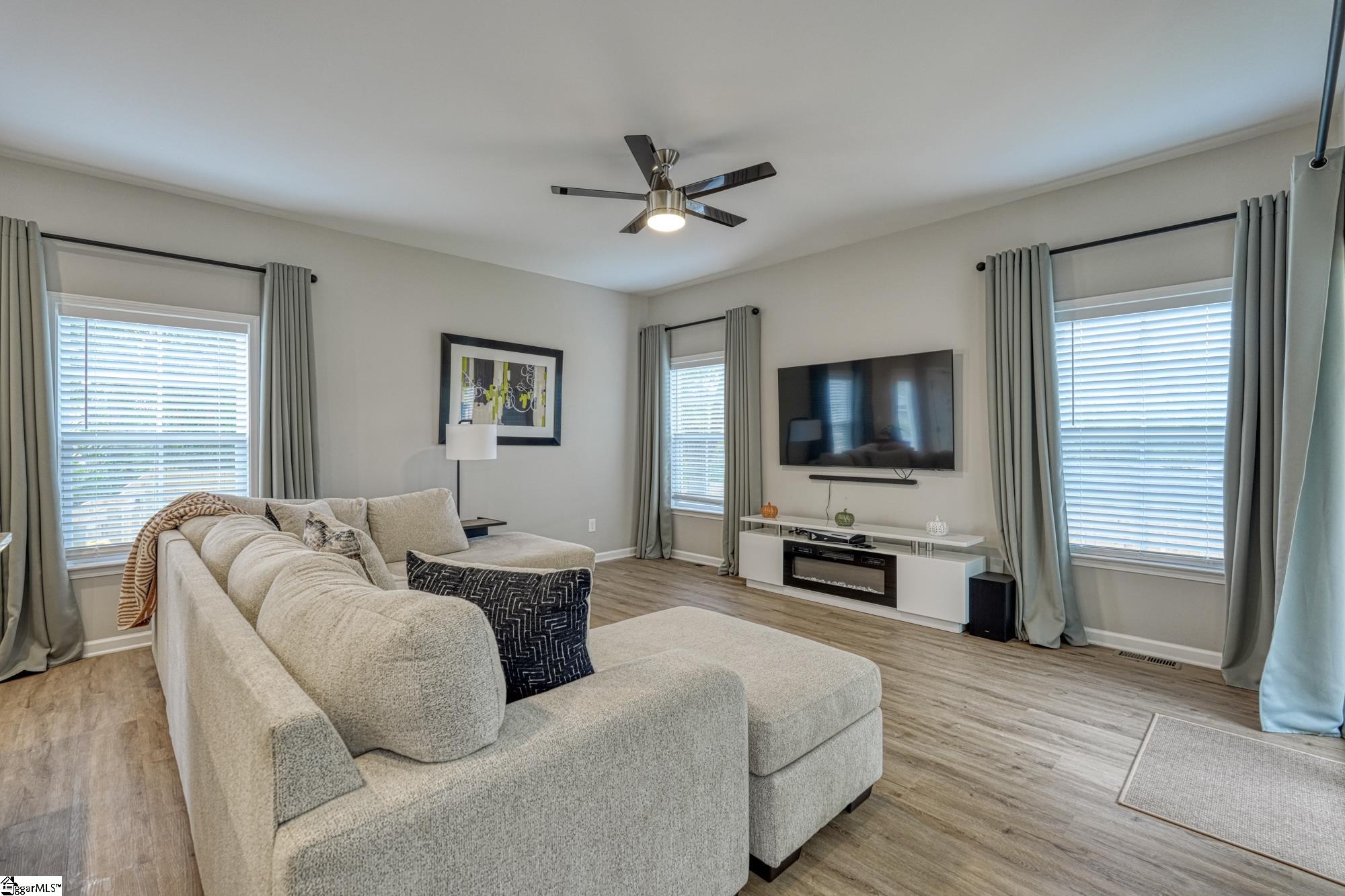 207 High Street Spartanburg, SC 29306