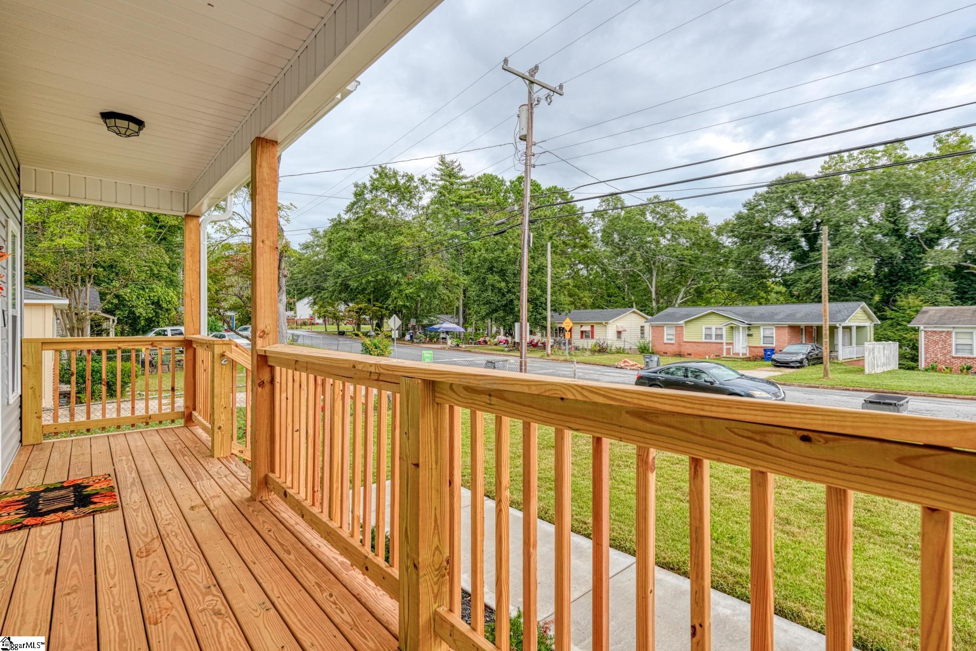 207 High Street Spartanburg, SC 29306