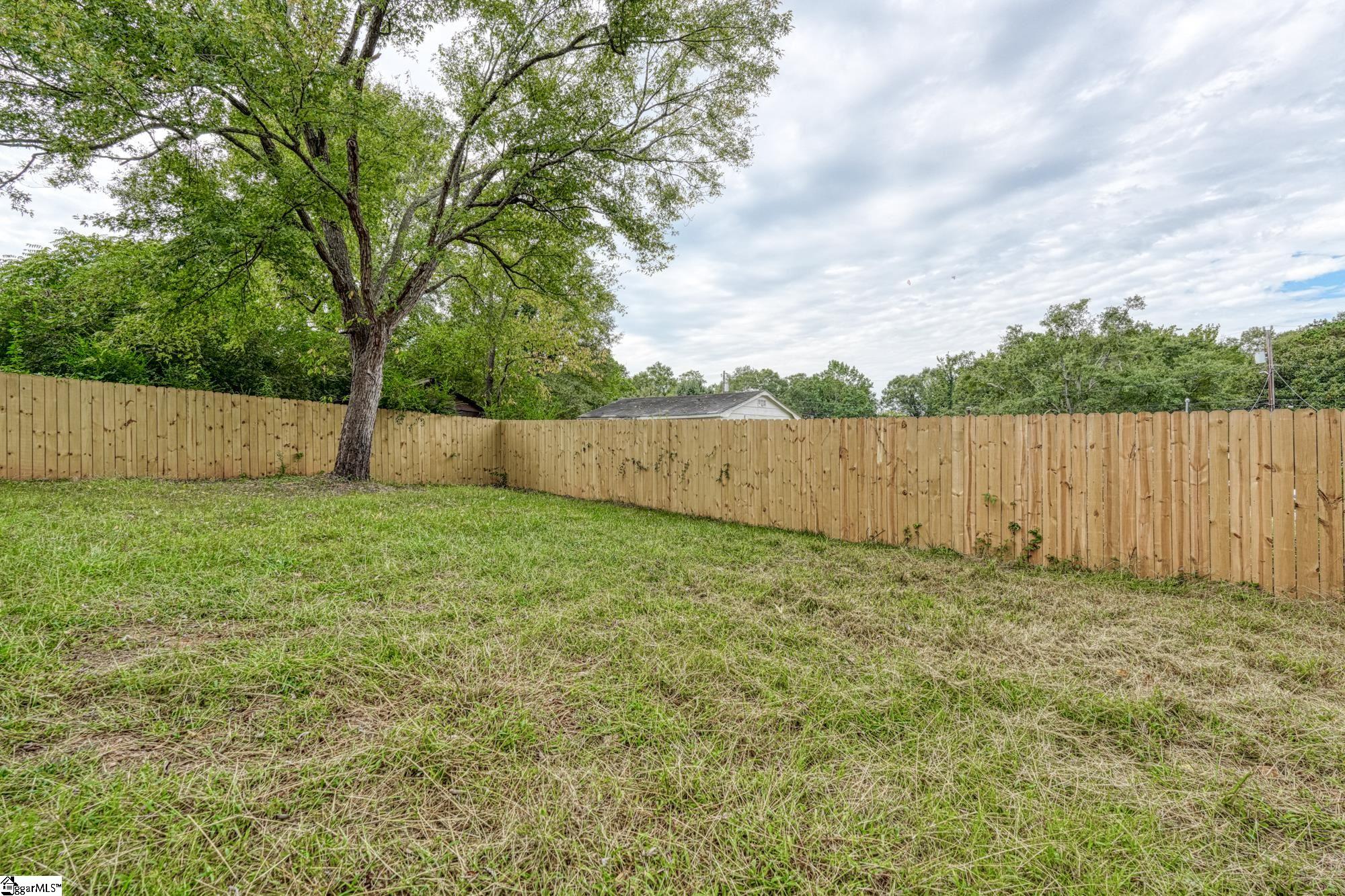 207 High Street Spartanburg, SC 29306