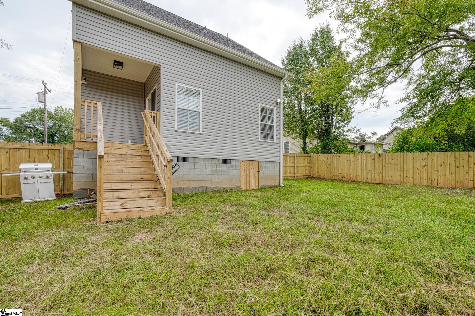 207 High Street Spartanburg, SC 29306