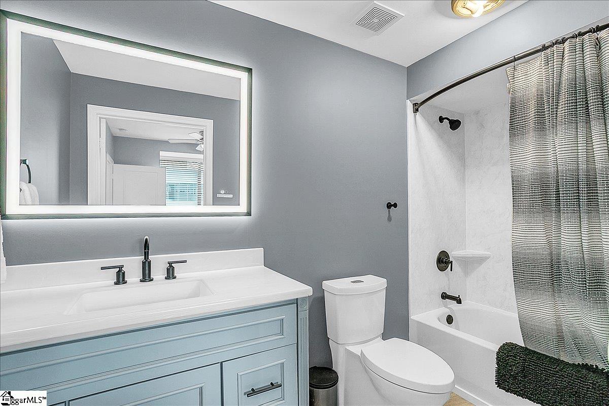 100 E Washington Street UNIT Unit 52 Greenville, SC 29601