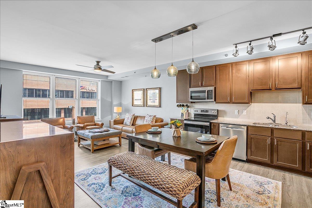 100 E Washington Street UNIT Unit 52 Greenville, SC 29601