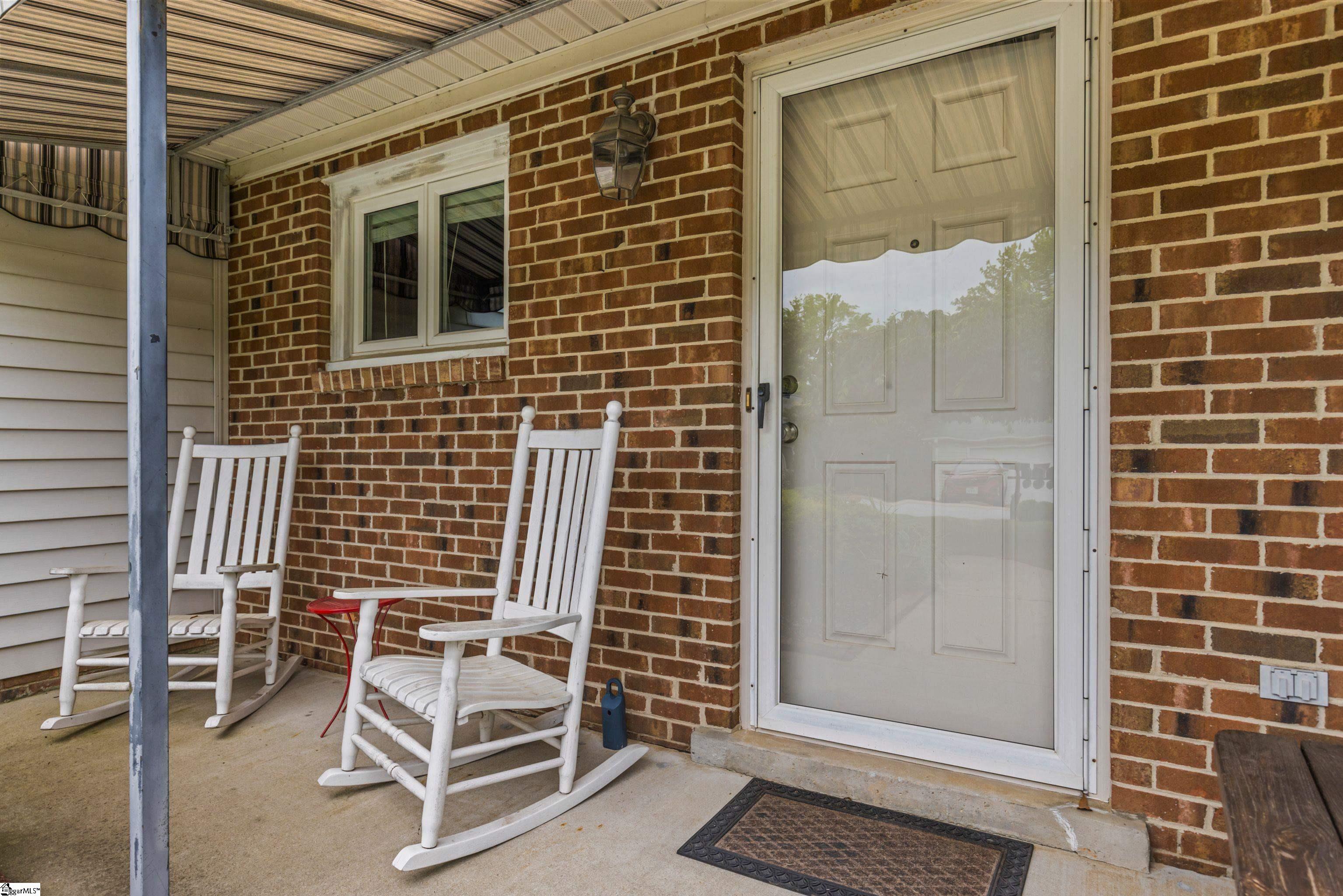 213 Creek Forest Drive Greenville, SC 29615