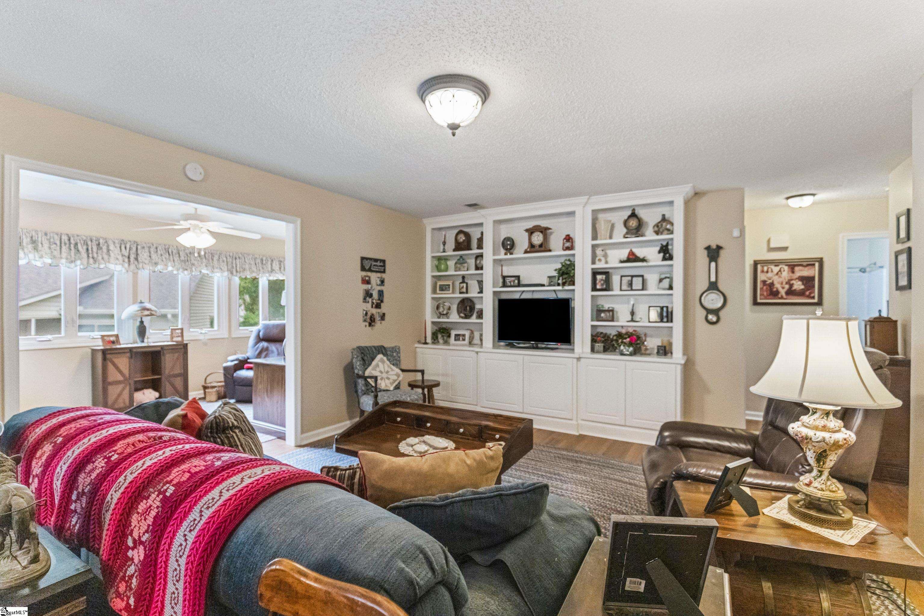 213 Creek Forest Drive Greenville, SC 29615