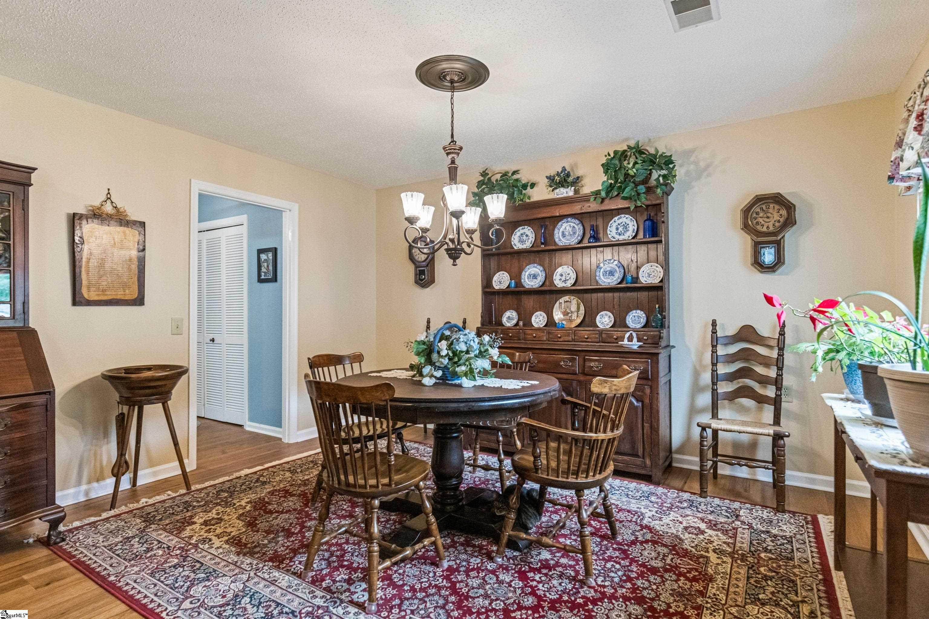 213 Creek Forest Drive Greenville, SC 29615