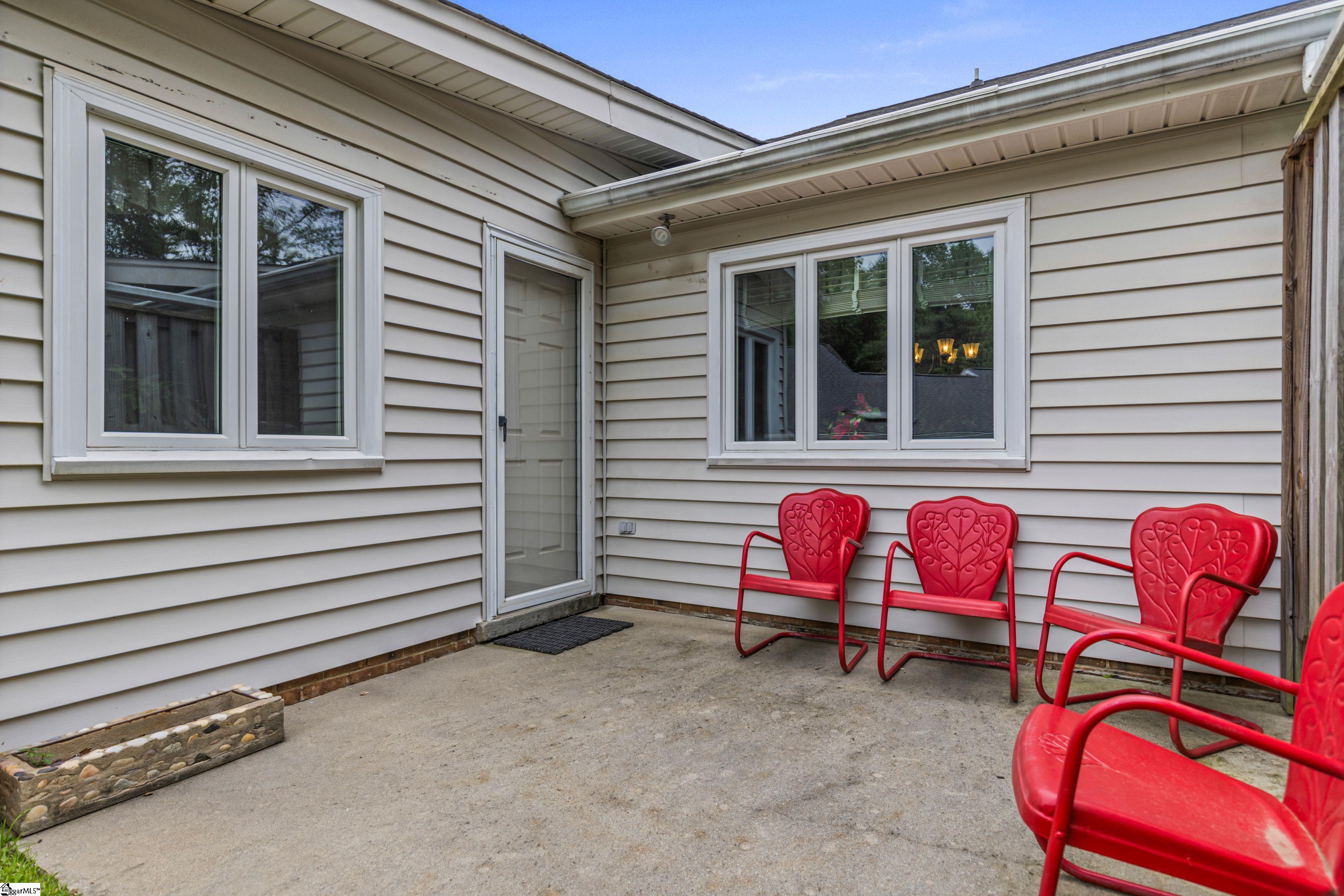 213 Creek Forest Drive Greenville, SC 29615
