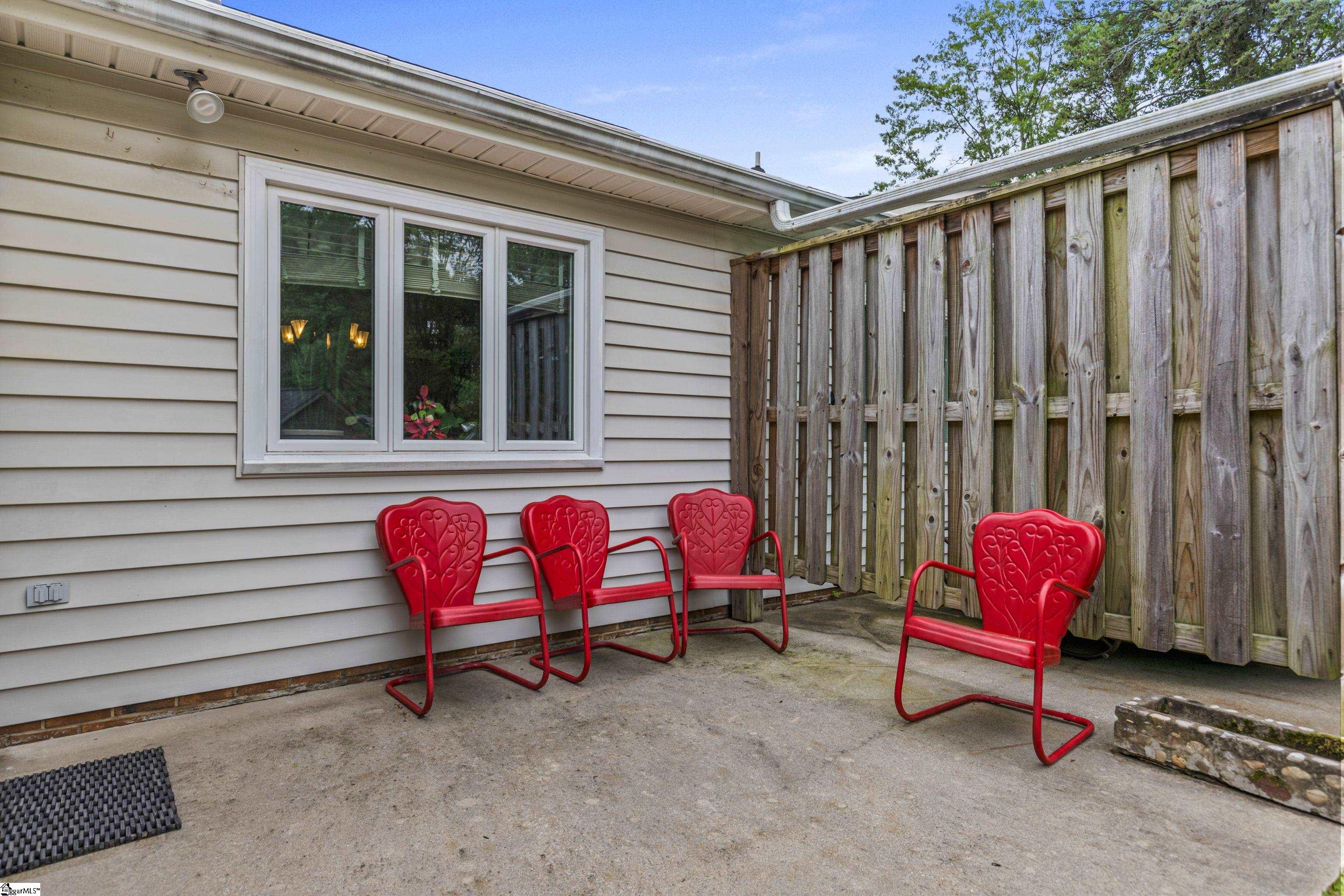 213 Creek Forest Drive Greenville, SC 29615