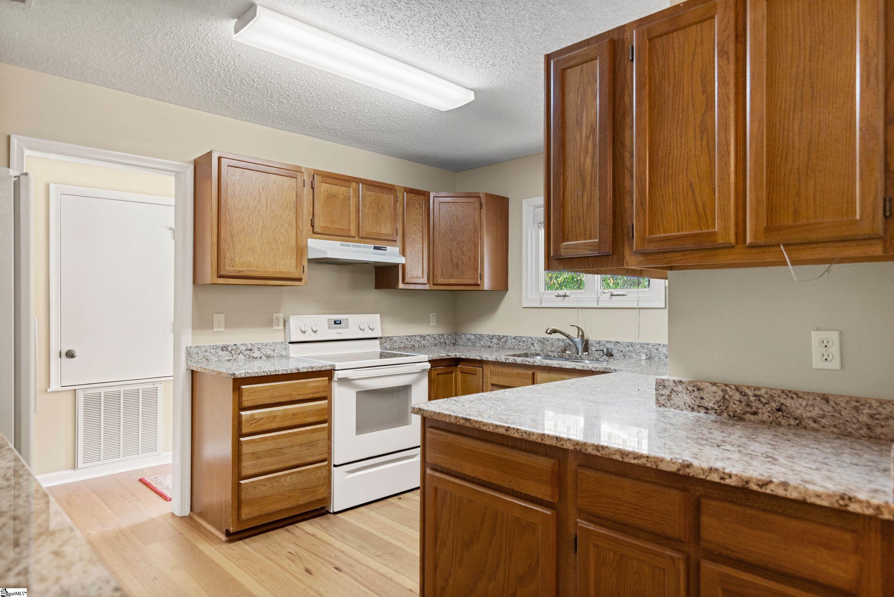213 Creek Forest Drive Greenville, SC 29615