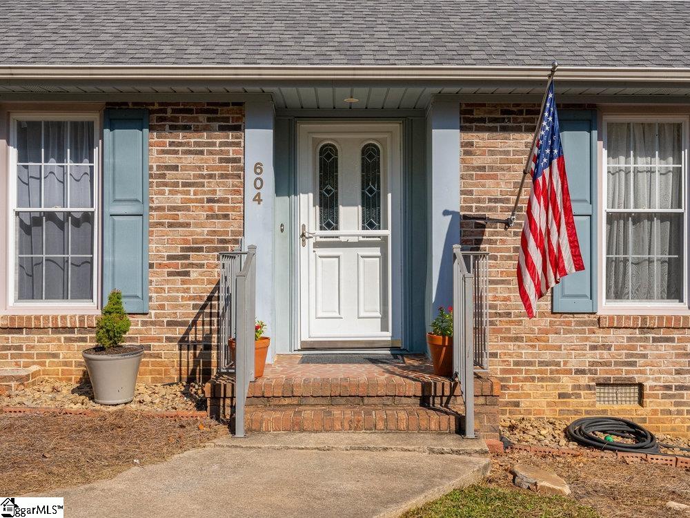 604 Gray Fox Square Taylors, SC 29687