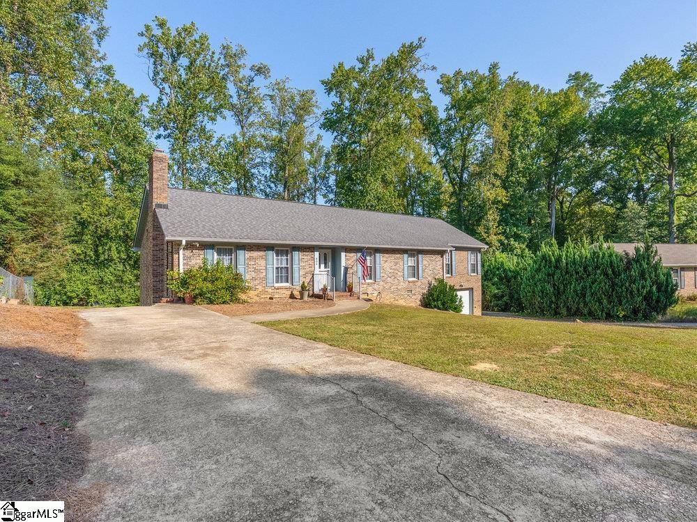 604 Gray Fox Square Taylors, SC 29687