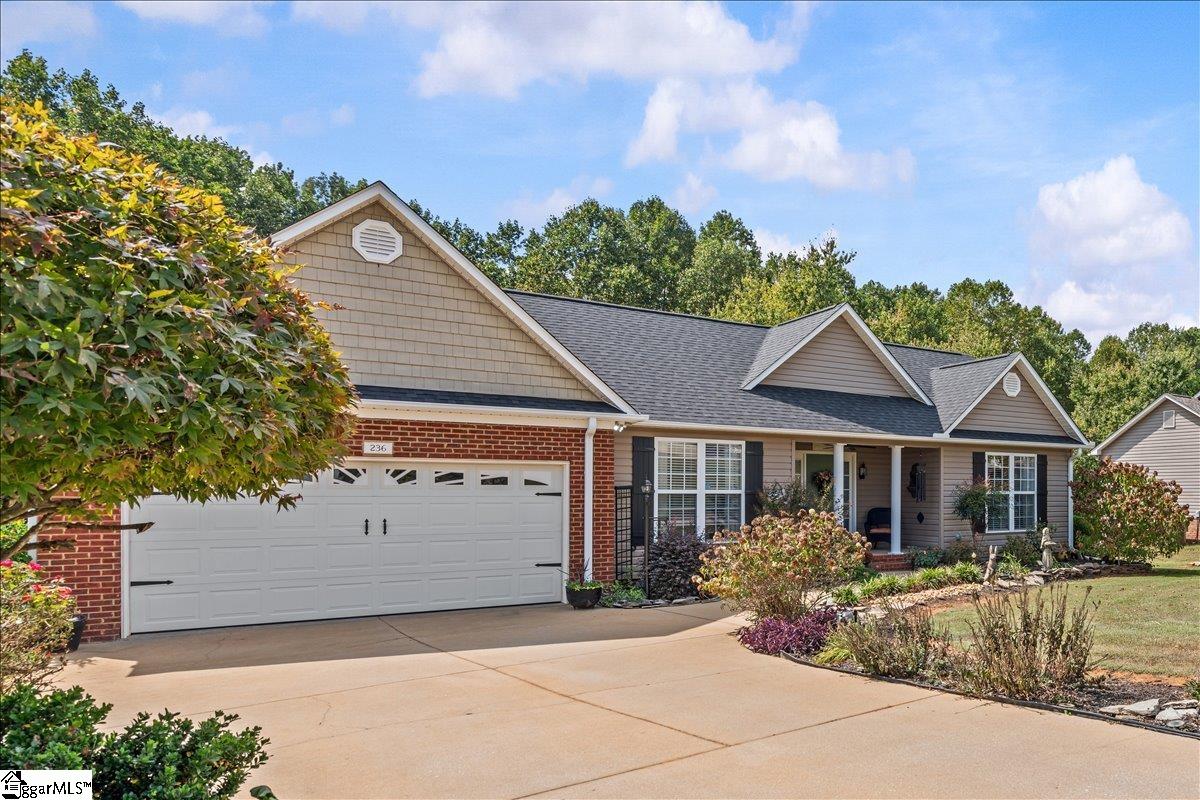 236 Summer Lady Lane Boiling Springs, SC 29316
