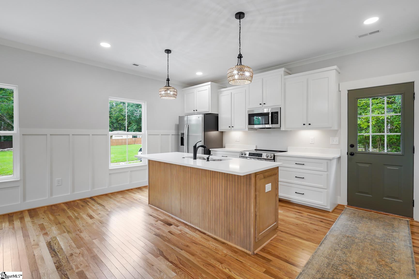 504 E Main Street Pendelton, SC 29670