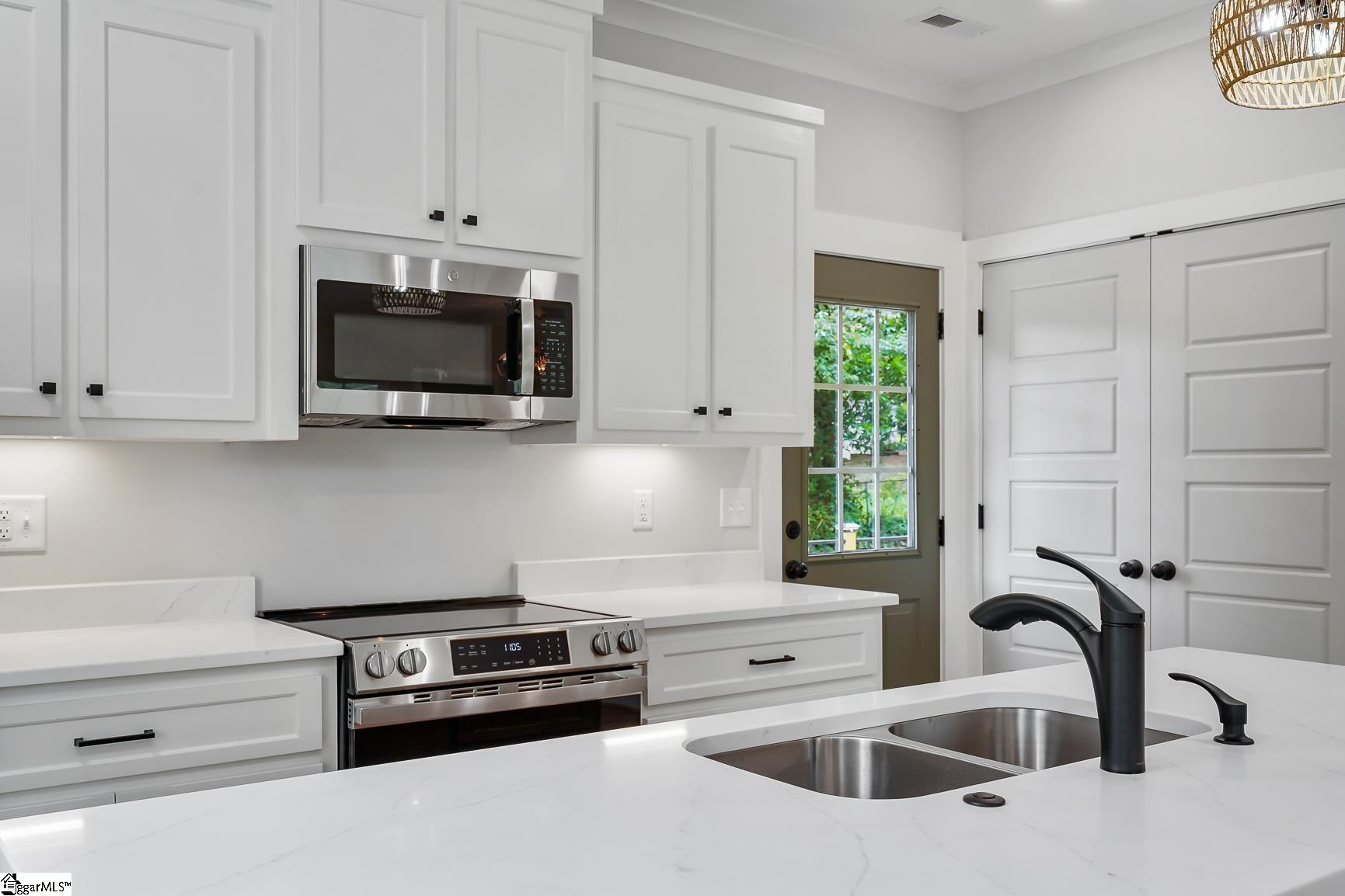 504 E Main Street Pendelton, SC 29670