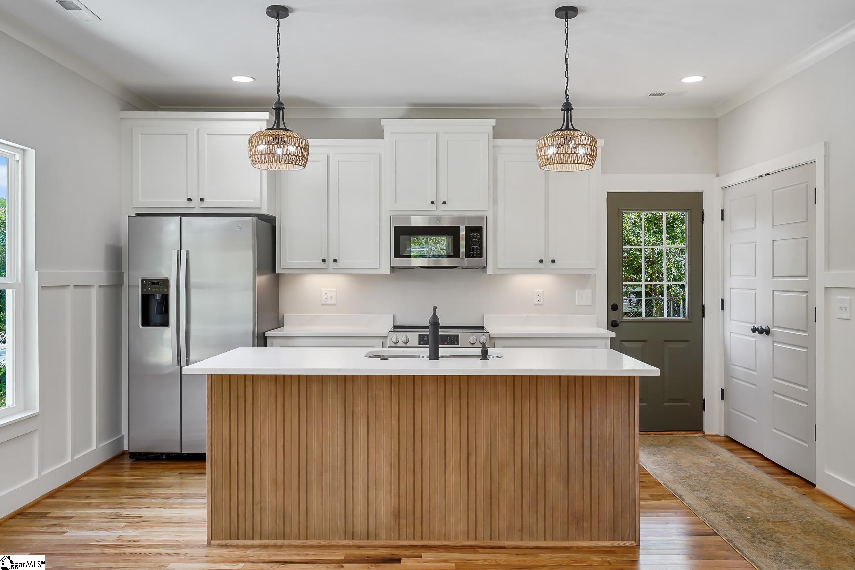 504 E Main Street Pendelton, SC 29670