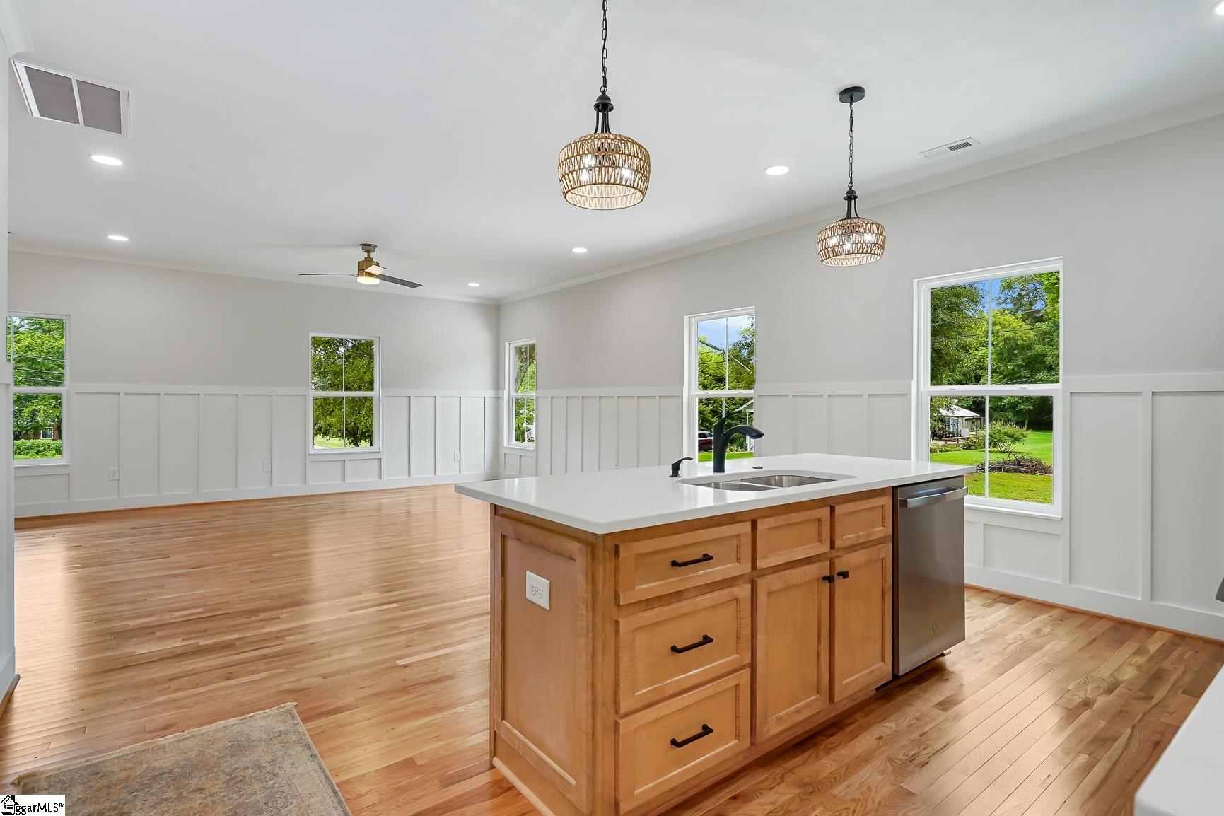 504 E Main Street Pendelton, SC 29670