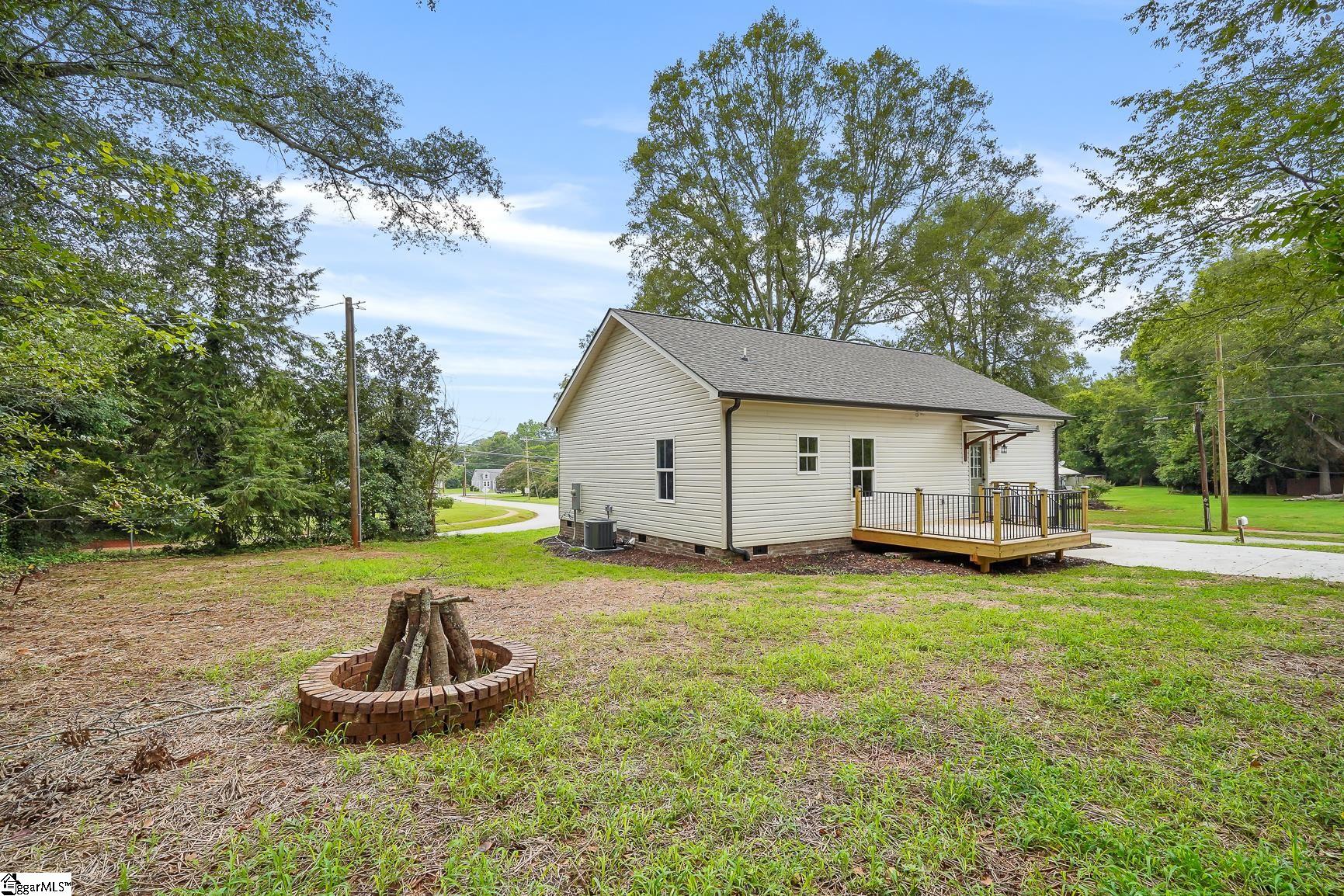504 E Main Street Pendelton, SC 29670
