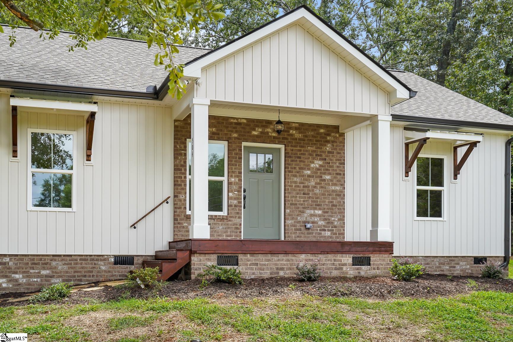 504 E Main Street Pendelton, SC 29670