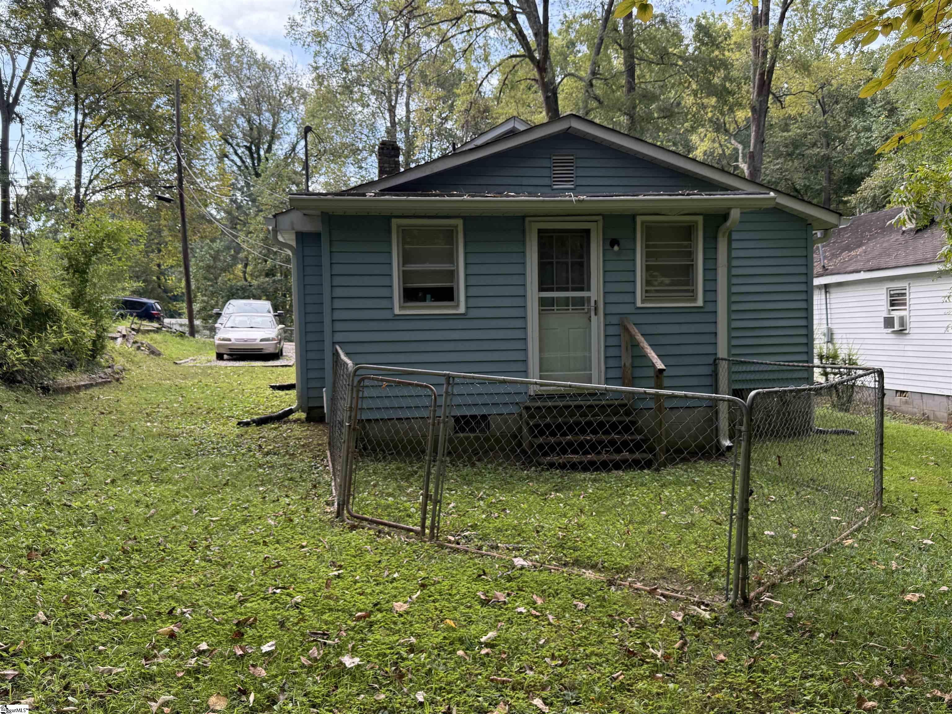 120 Russell Street Laurens, SC 29360