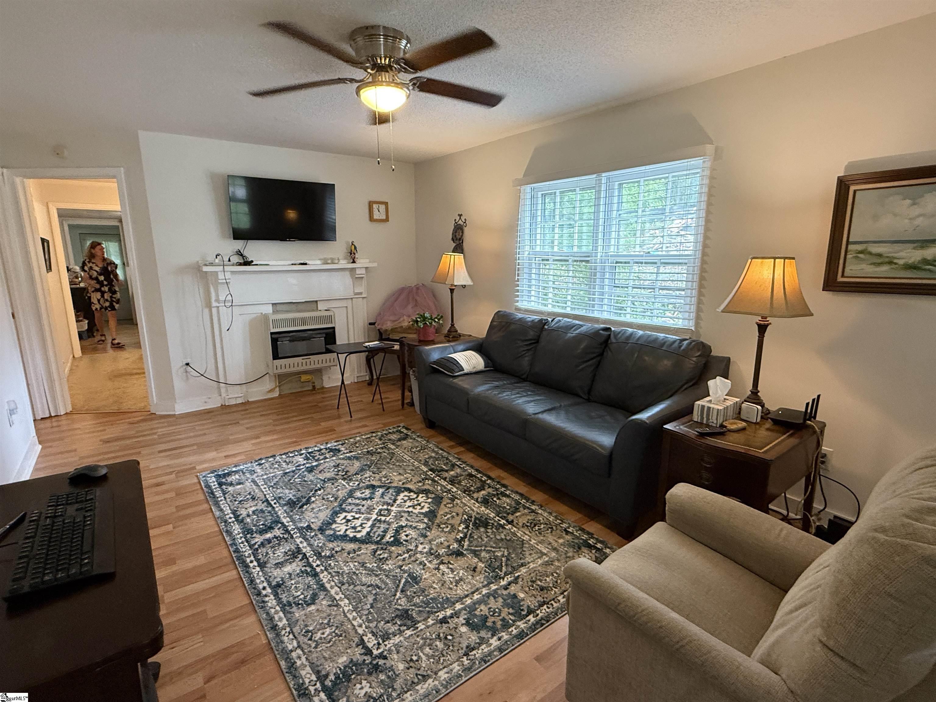 120 Russell Street Laurens, SC 29360
