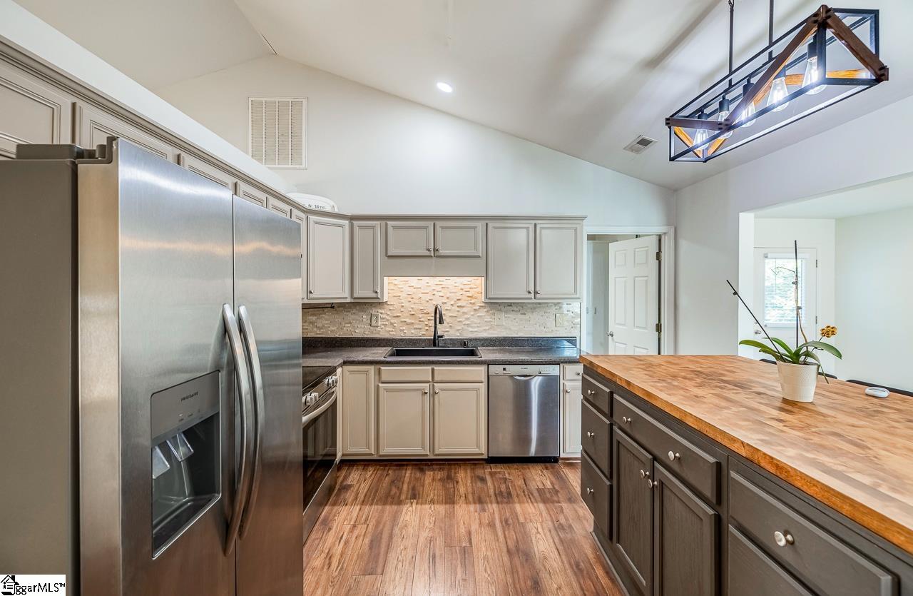 25 Natalie Court Greer, SC 29651