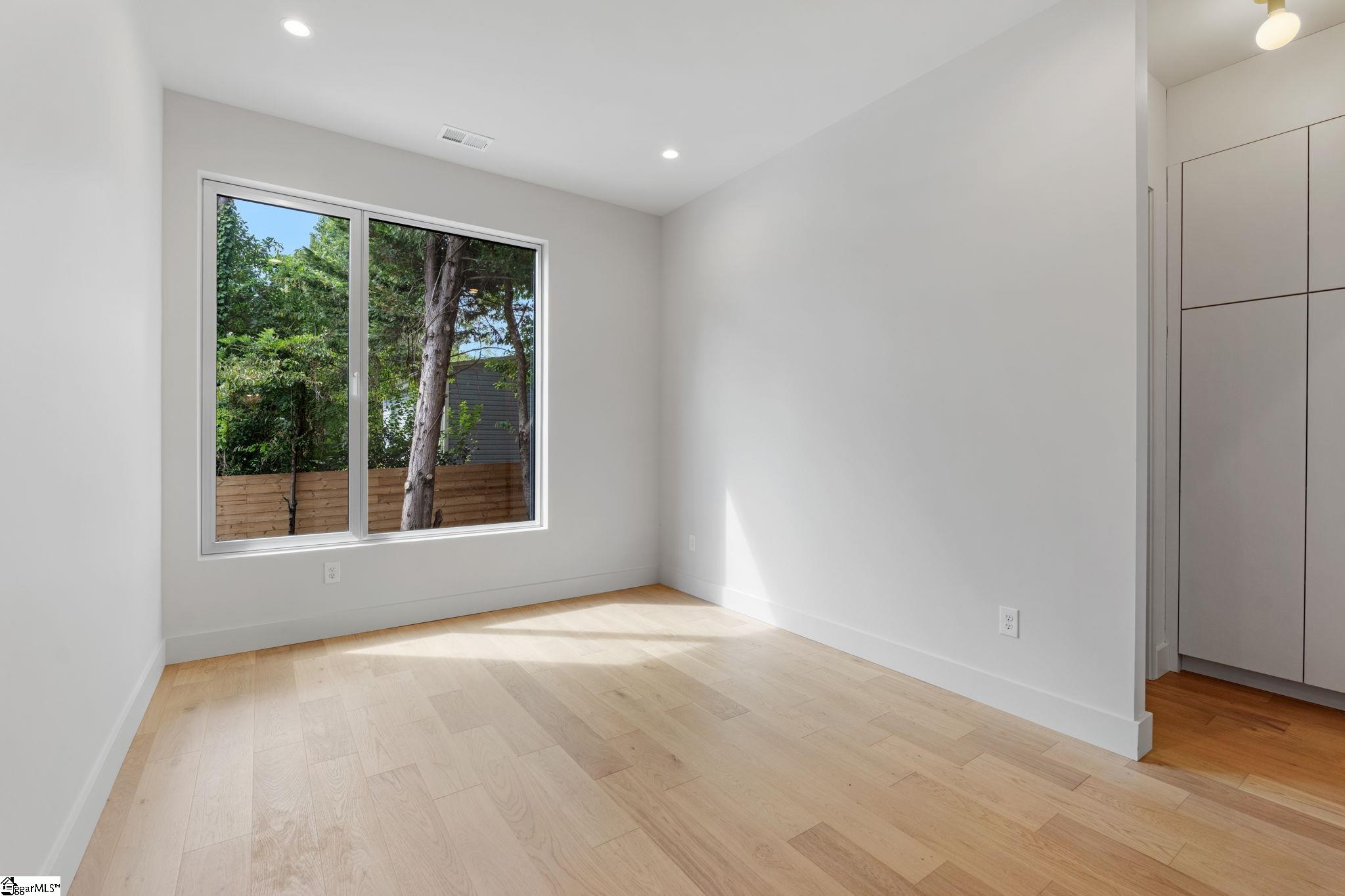 439 Summit Drive Greenville, SC 29609