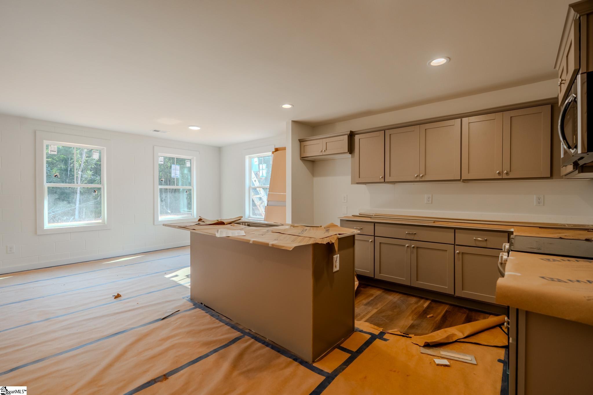 426 N Palmetto Street Liberty, SC 29657