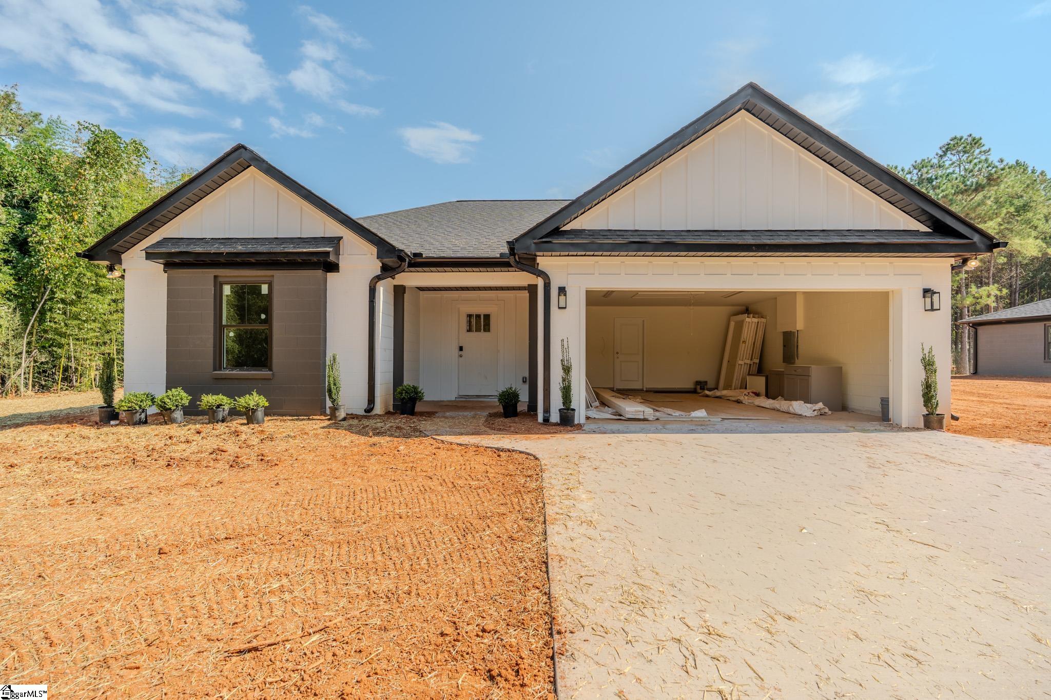 426 N Palmetto Street Liberty, SC 29657